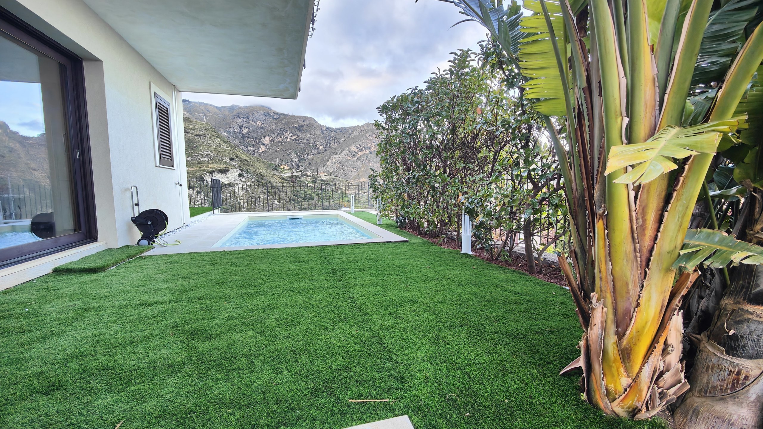 Immagine 59 di Villa in vendita  in c.da mastrissa snc a Taormina