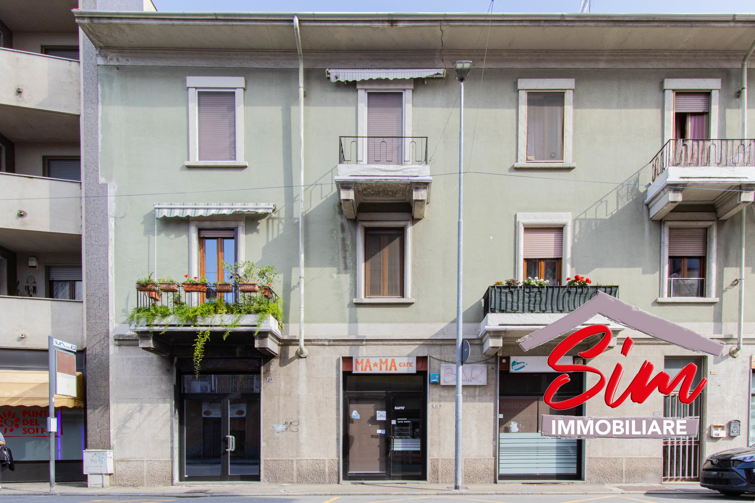 Immagine 1 di Locale commerciale in vendita  in Corso Vercelli 25d a Novara