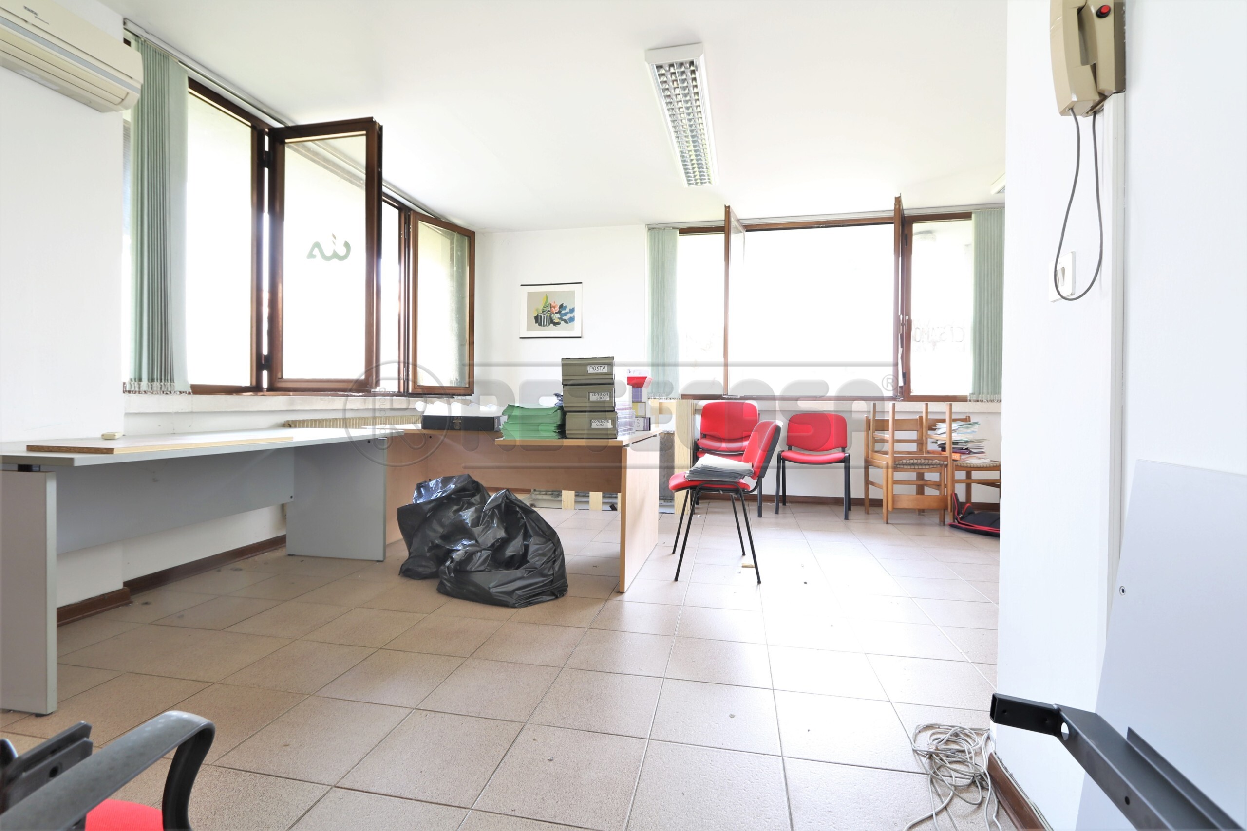 Immagine 9 di Ufficio in affitto  a Camisano Vicentino