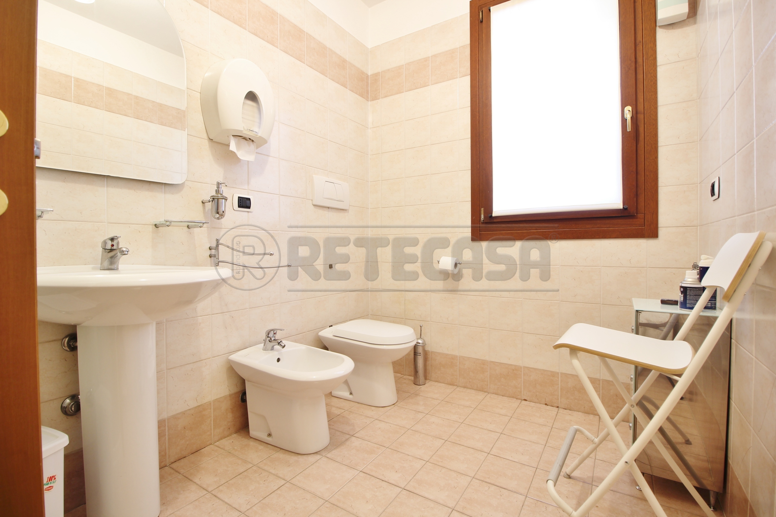 Immagine 16 di Ufficio in affitto  in VIA ALCIDE DE GASPERI 80 a Montecchio Maggiore