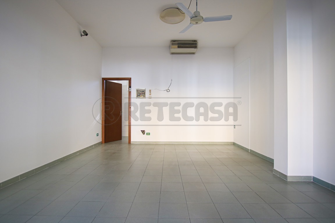 Immagine 15 di Locale commerciale in vendita  in Via Monte Lungo a Arcugnano