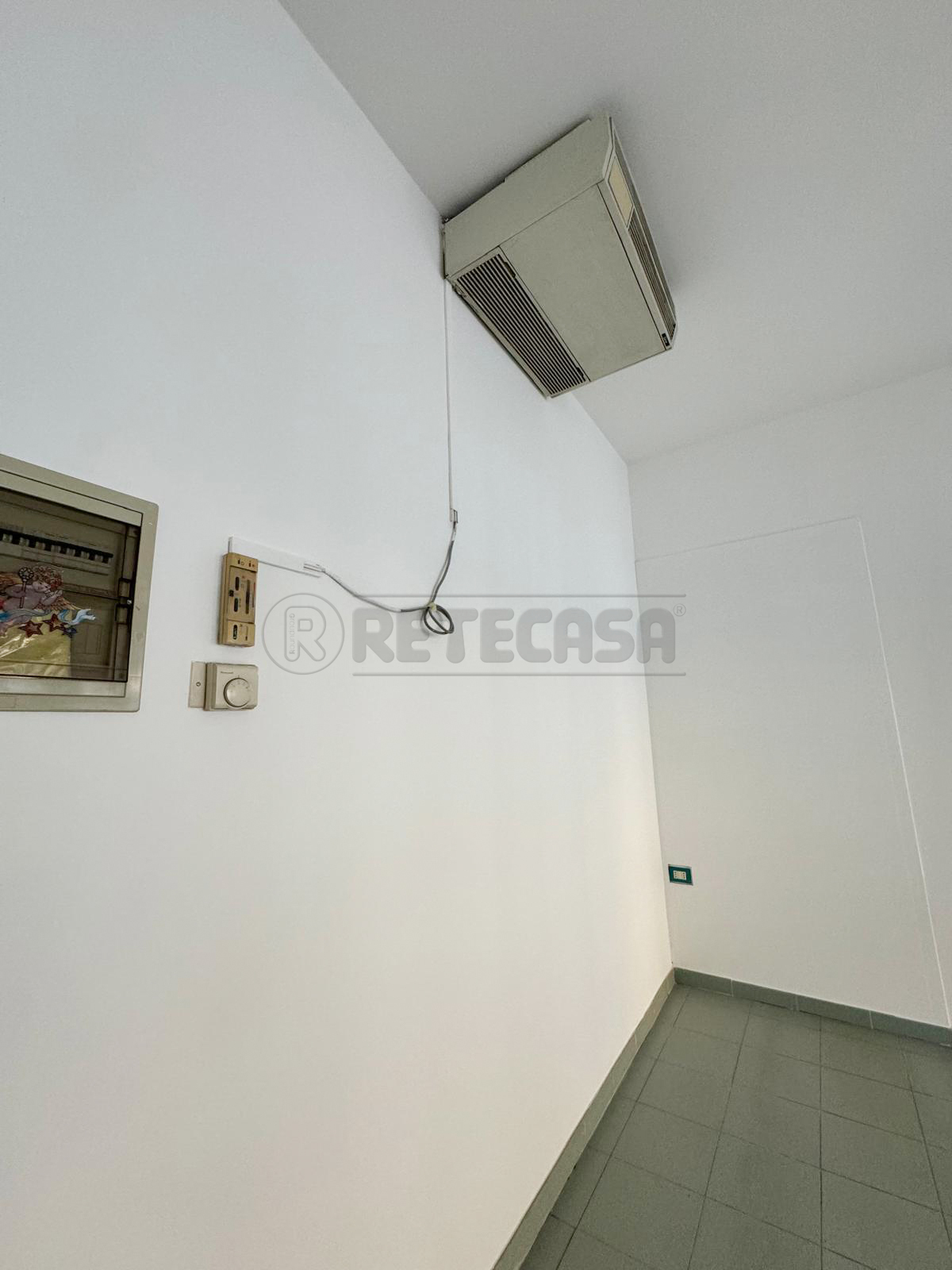 Immagine 21 di Locale commerciale in vendita  in Via Monte Lungo a Arcugnano