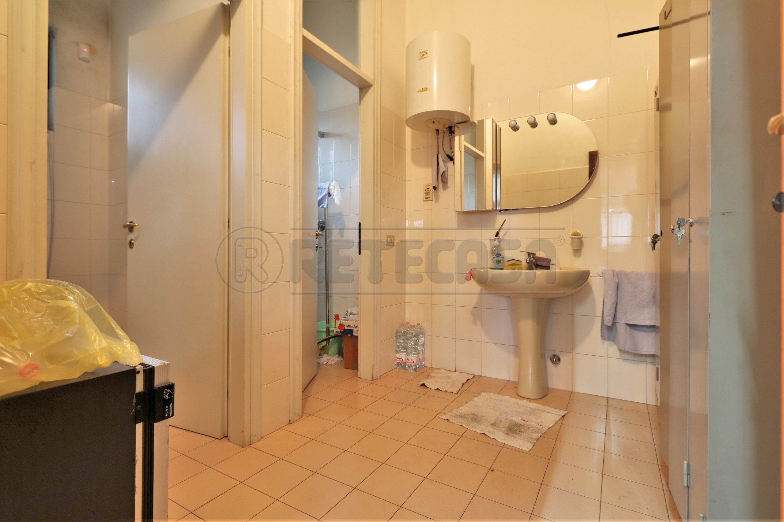 Immagine 21 di Locale commerciale in vendita  in via dal ponte a Torri Di Quartesolo