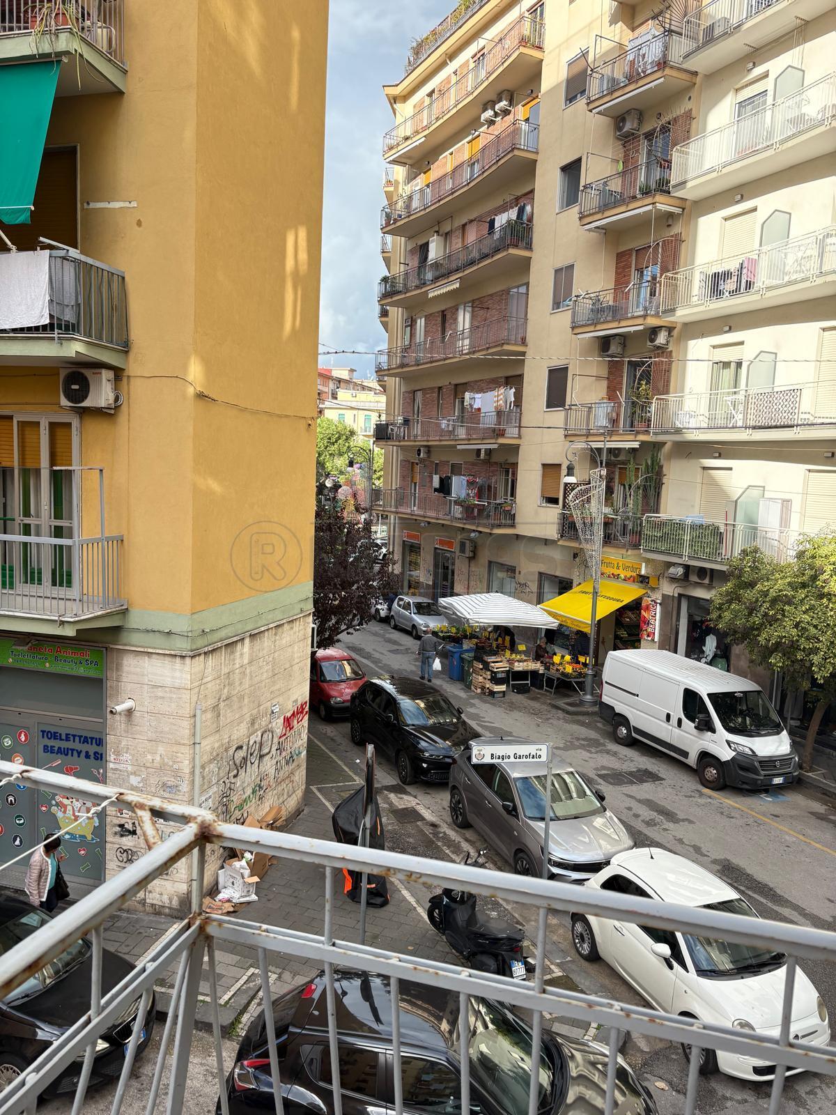 Immagine 13 di Trilocale in vendita  in Via Rocco Cocchia 8 a Salerno