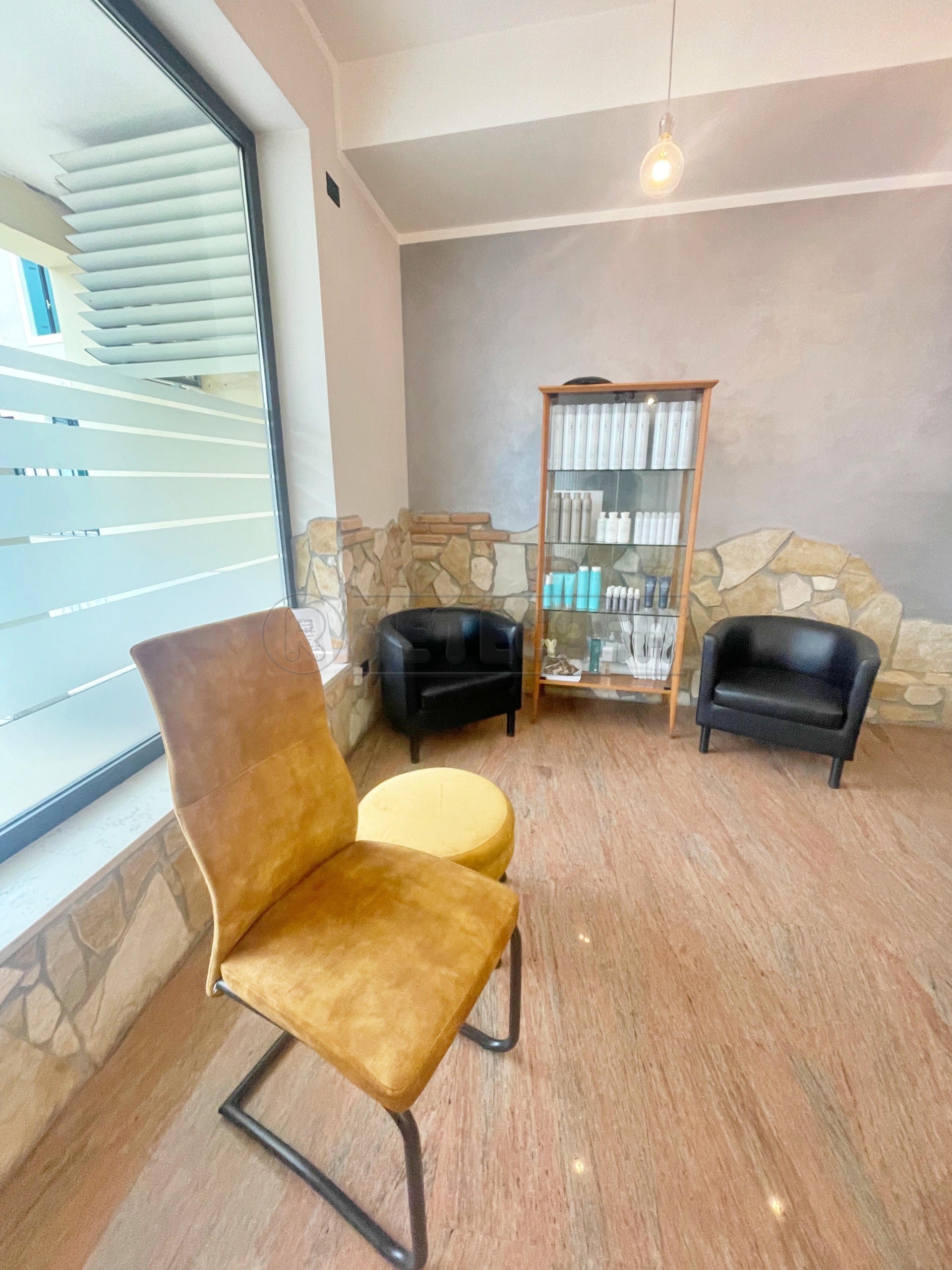 Immagine 3 di Locale commerciale in vendita  a Arzignano