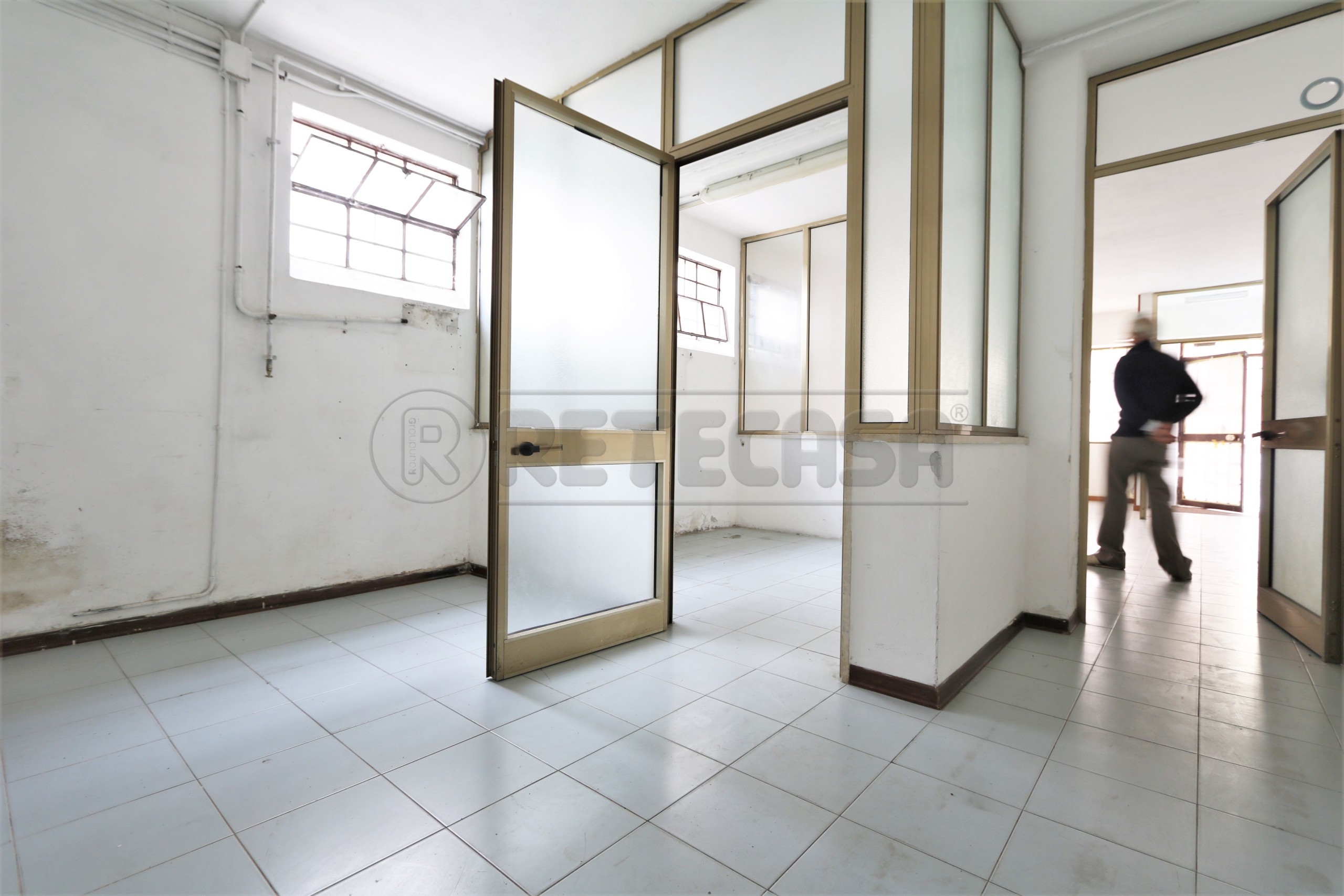 Immagine 10 di Laboratorio in affitto  a Vicenza