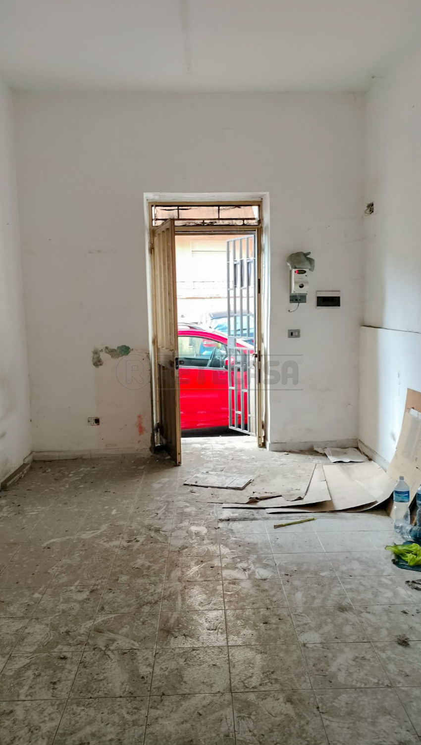 Immagine 5 di Locale commerciale in vendita  in Via Ernesto Cianciolo 74 a Messina