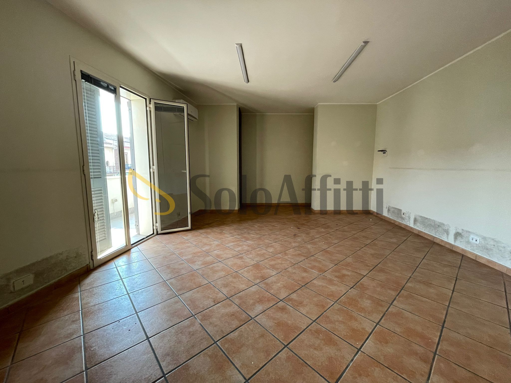 Immagine 17 di Ufficio in affitto  in Via Nazionale Appia 177 a Casapulla