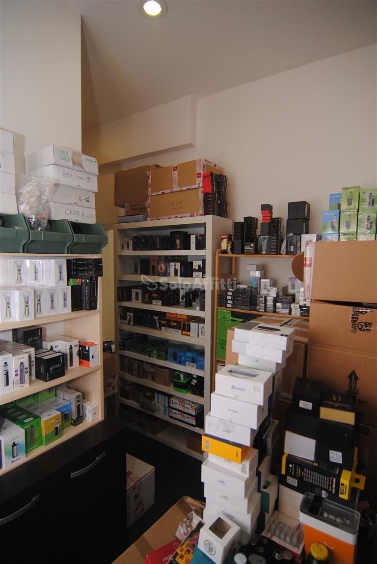 Immagine 13 di Locale commerciale in affitto  in Corso Amedeo 100 a Livorno