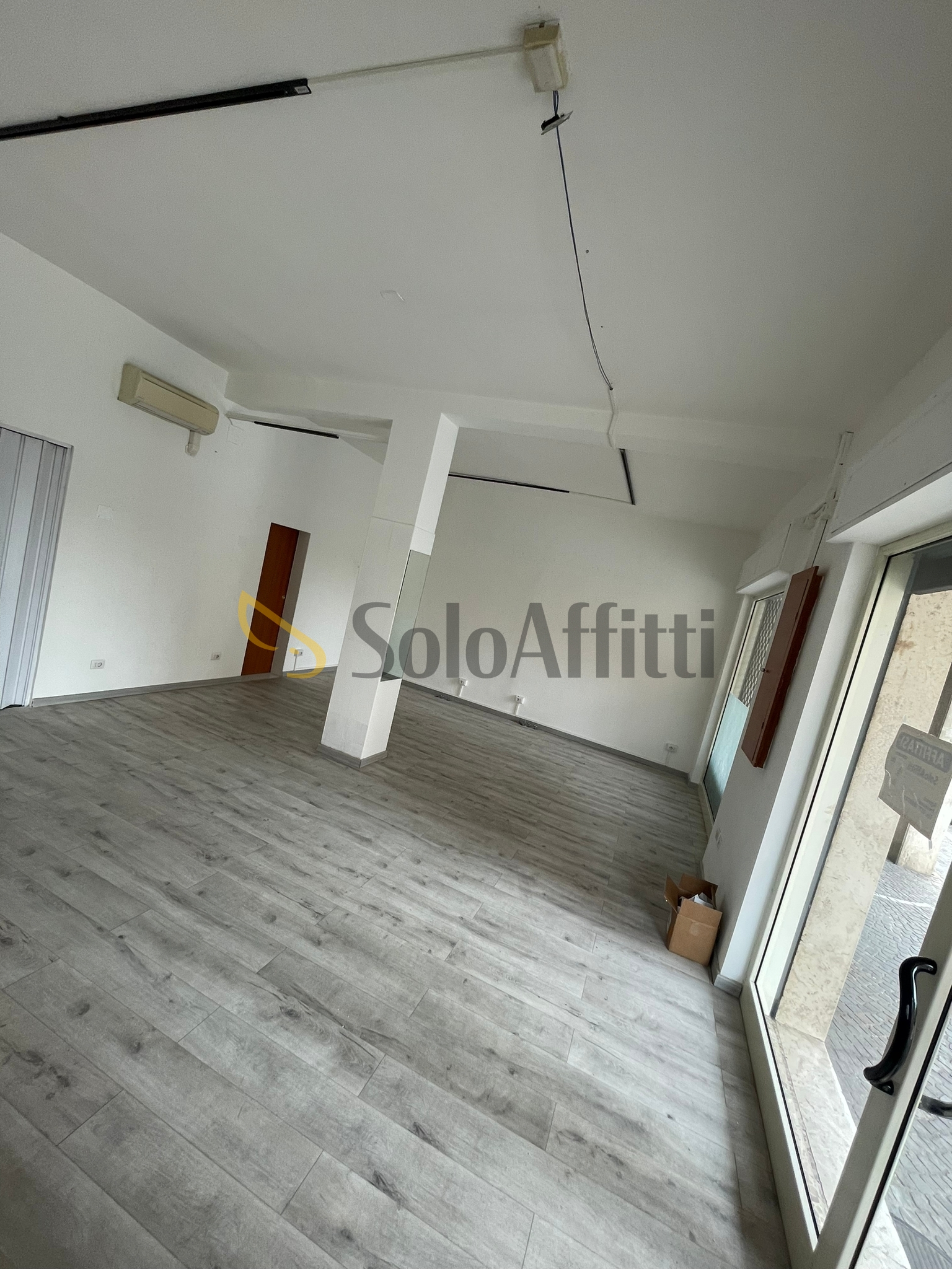 Immagine 9 di Locale commerciale in affitto  in Via Adige a Frosinone