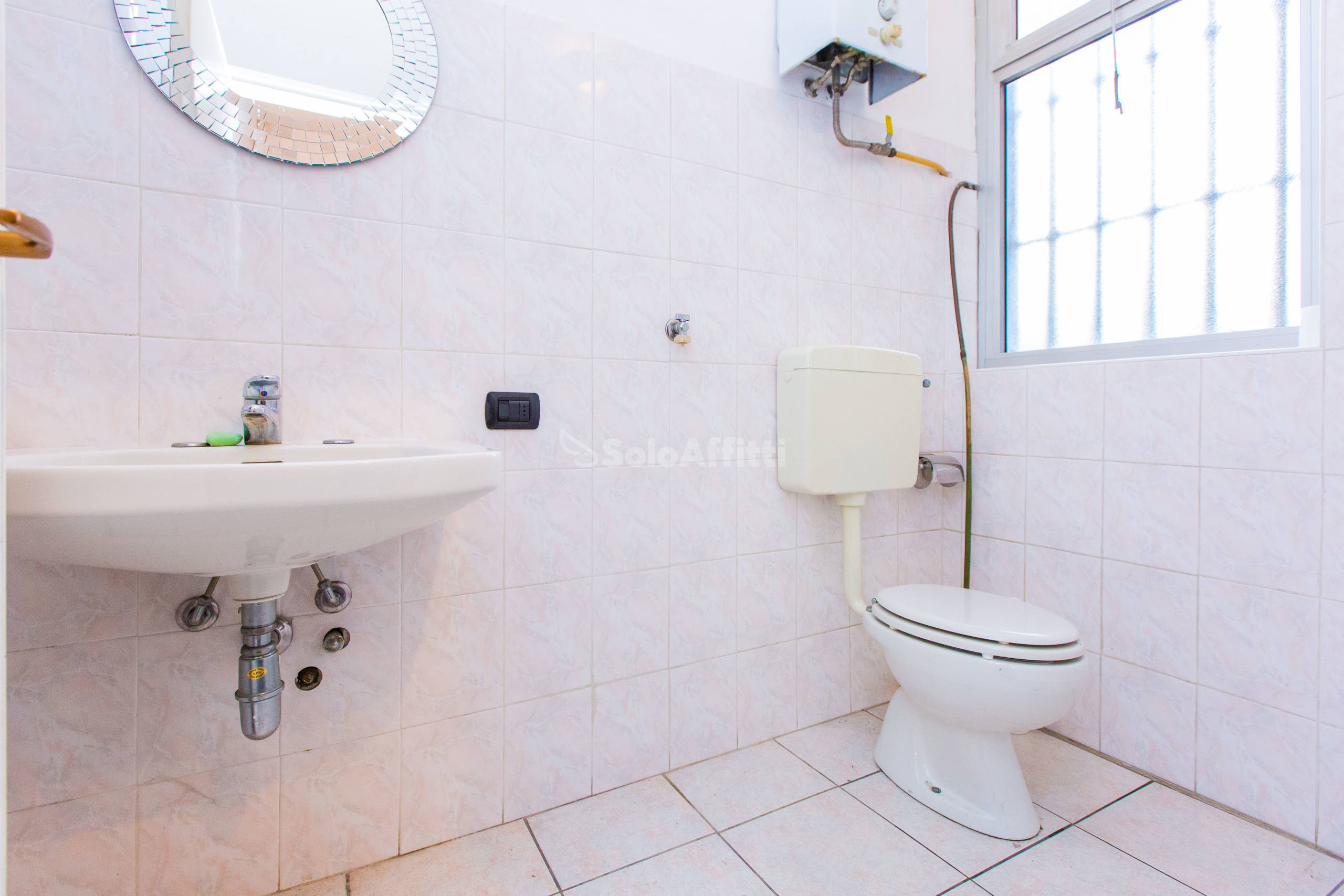 Immagine 26 di Locale commerciale in affitto  in Viale Lombardia 14 a Busto Arsizio