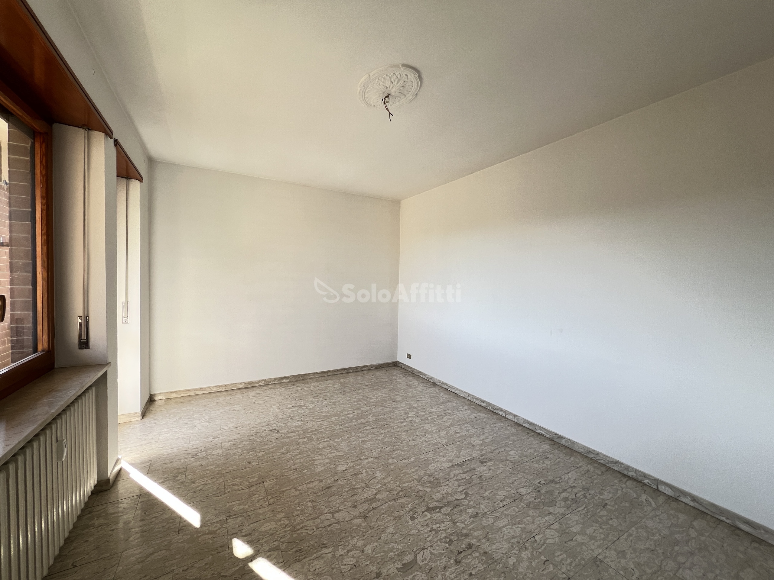 Immagine 63 di Quadrilocale in affitto  in Via Buratto 7 a Ciriè