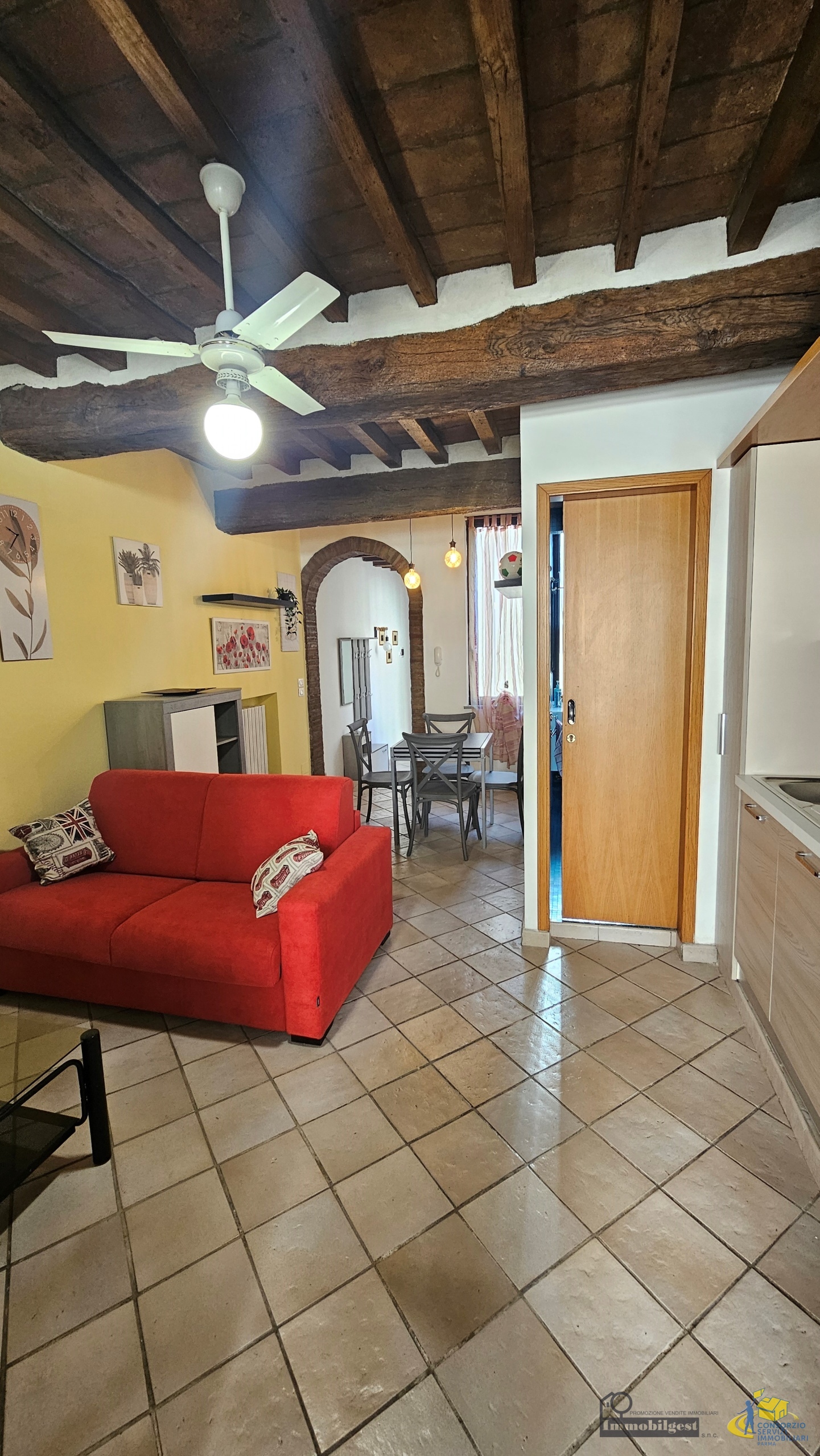 Immagine 1 di Bilocale in vendita  in Strada Giuseppe Garibaldi 47 a Parma