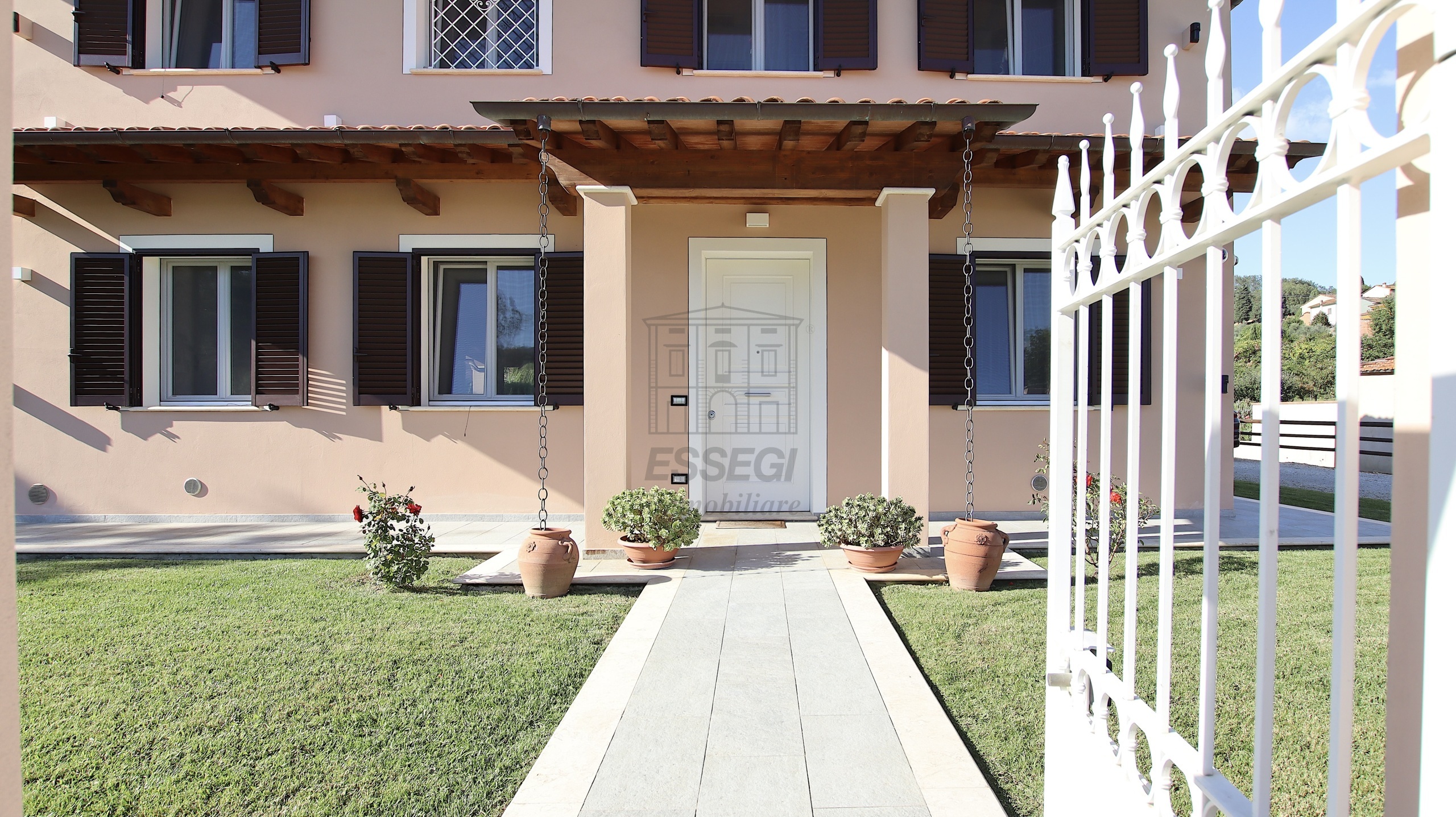 Immagine 4 di Villa in vendita  in Via di San Ginese a Capannori