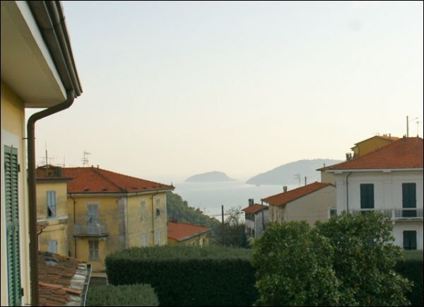 Immagine 2 di Trilocale in vendita  a La Spezia