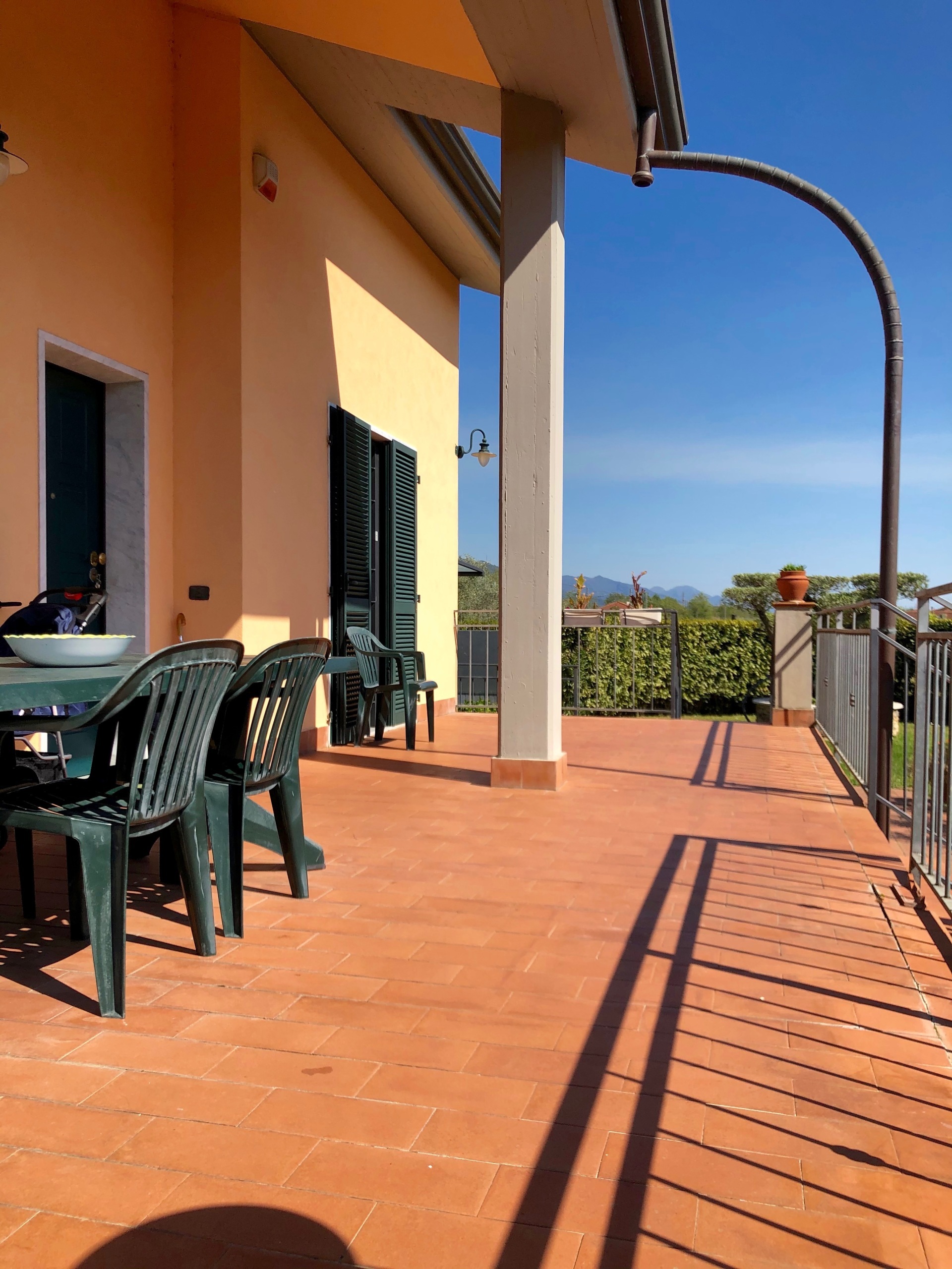 Immagine 2 di Villa in vendita  a Sarzana