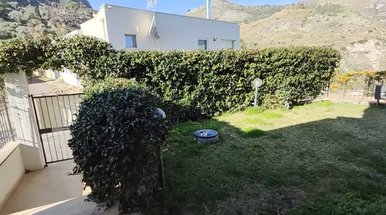 Immagine 47 di Villa in vendita  in c.da mastrissa snc a Taormina