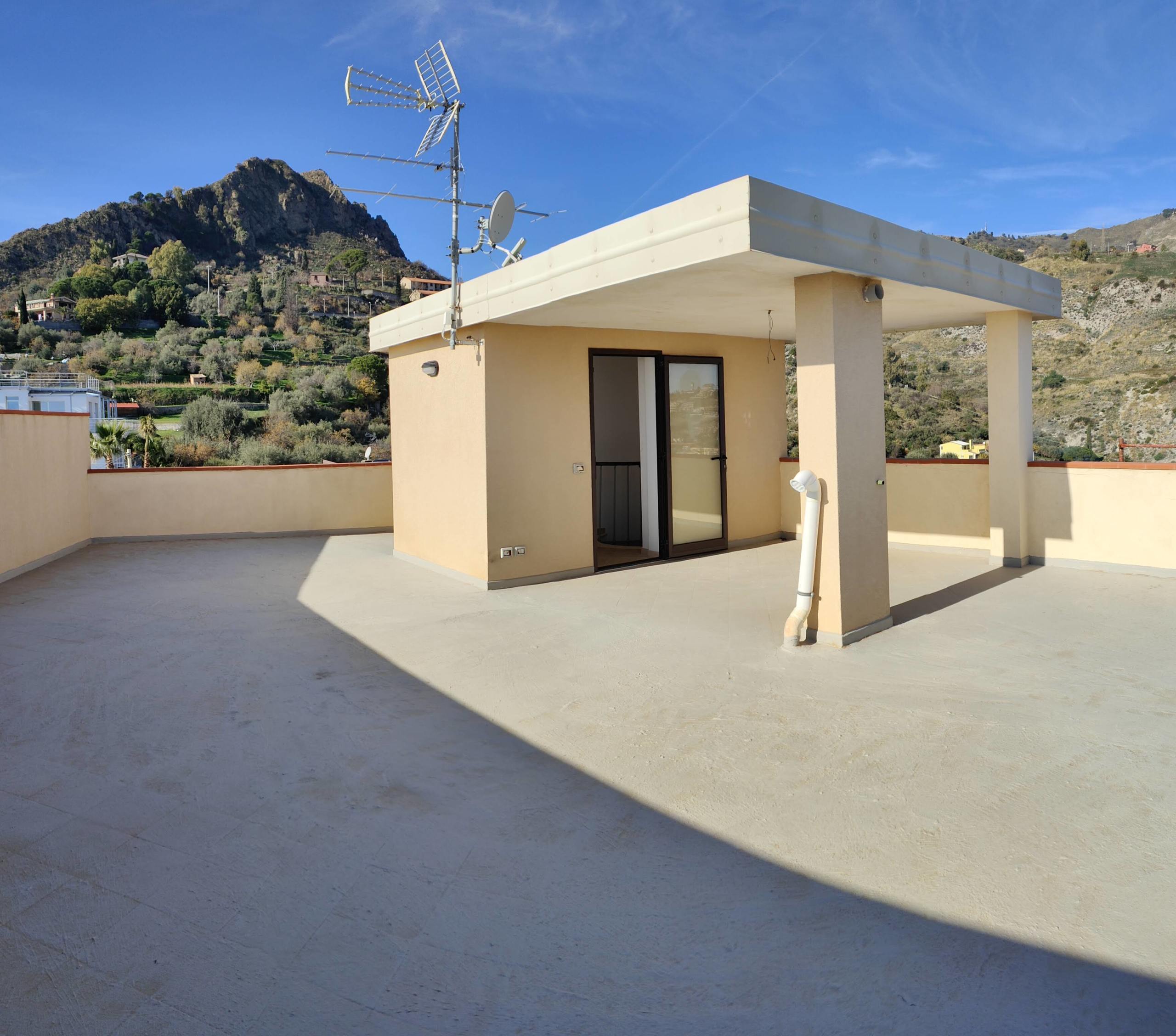 Immagine 46 di Villa in vendita  in c.da mastrissa snc a Taormina