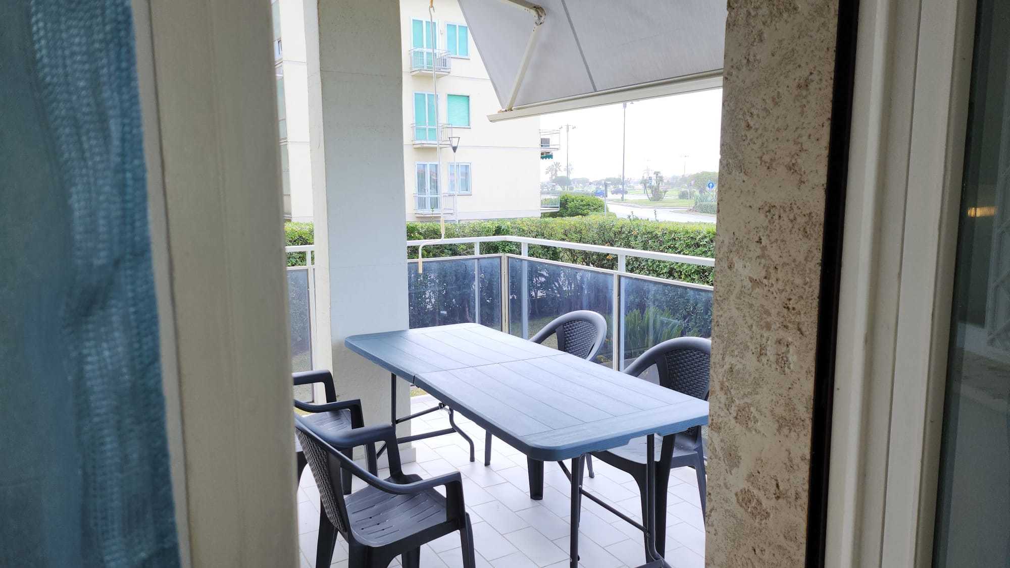 Immagine 35 di Appartamento in vendita  a Viareggio