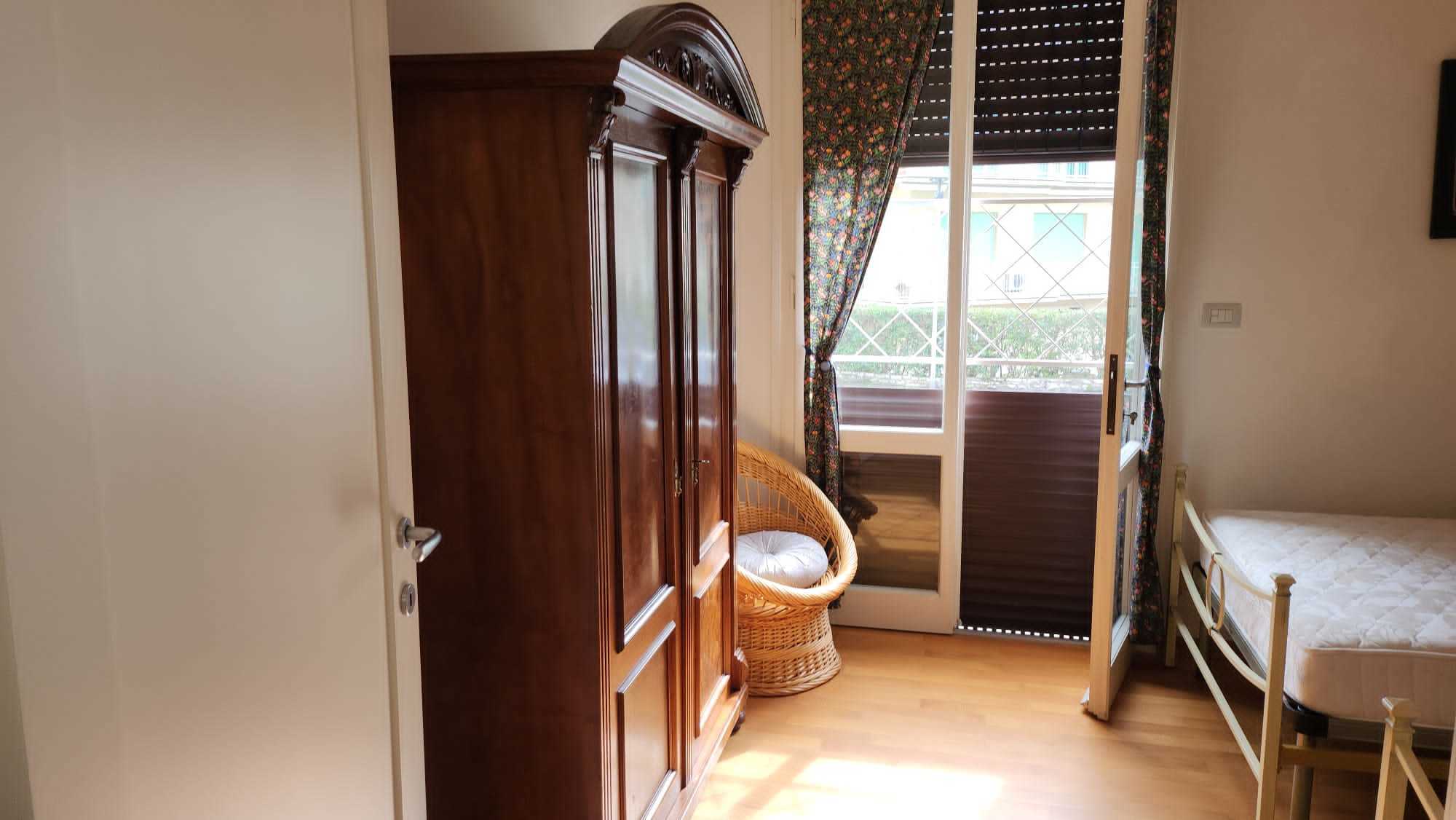 Immagine 10 di Appartamento in vendita  a Viareggio