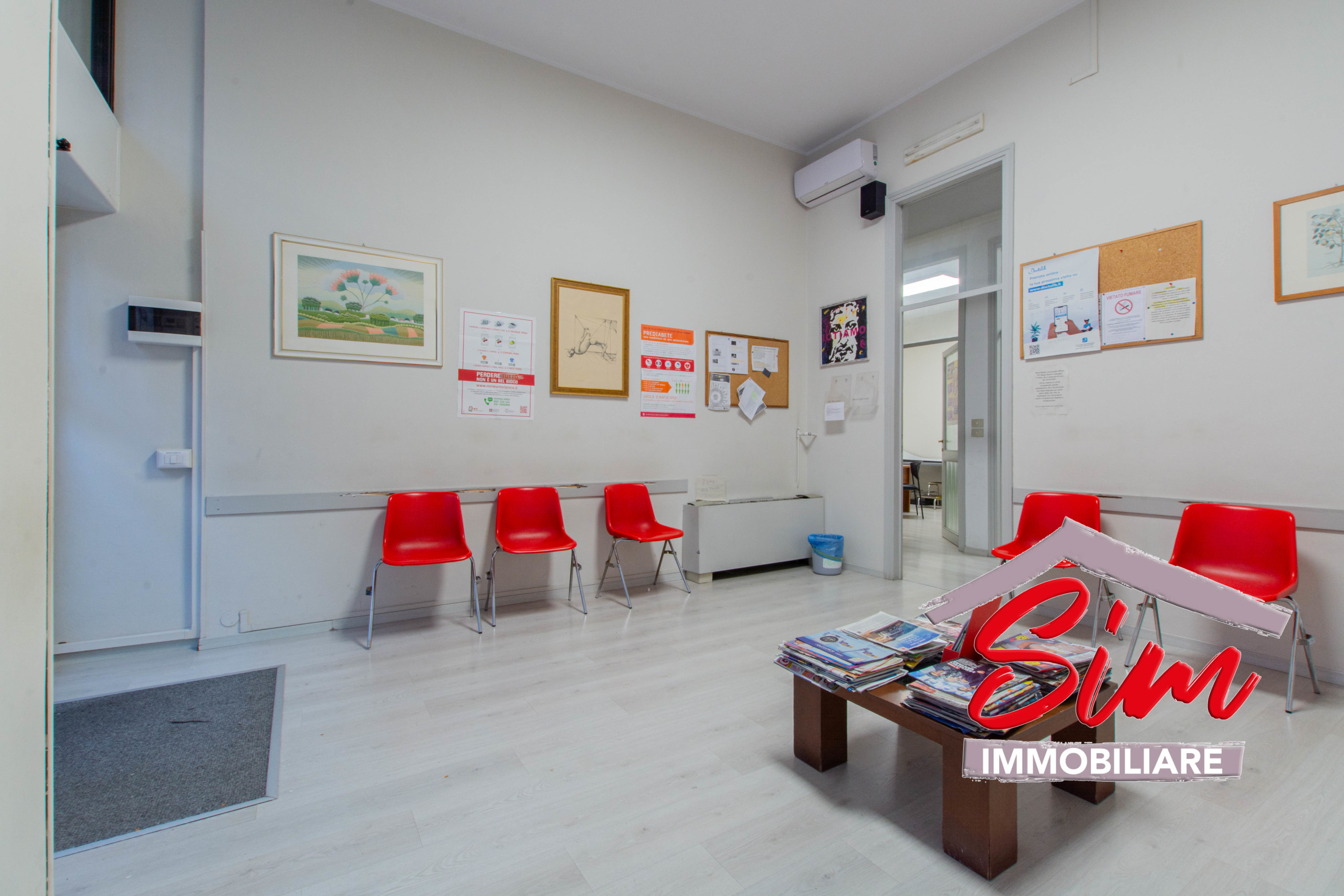 Immagine 2 di Locale commerciale in vendita  in Via Perazzi sn a Novara