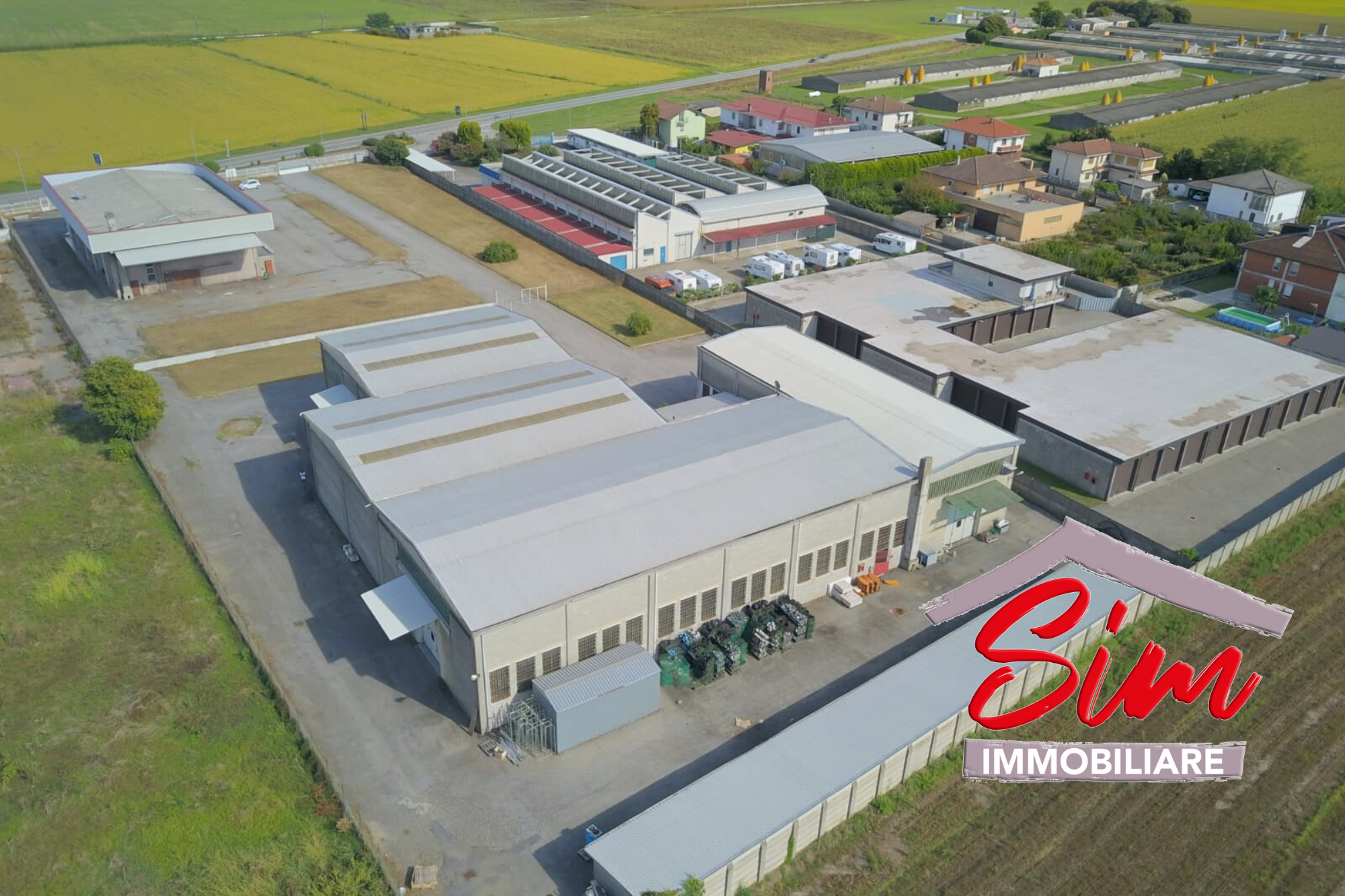 Immagine 24 di Locale commerciale in vendita  in Strada statale 229 del Lago d'Ortatrada provincial sn a Caltignaga