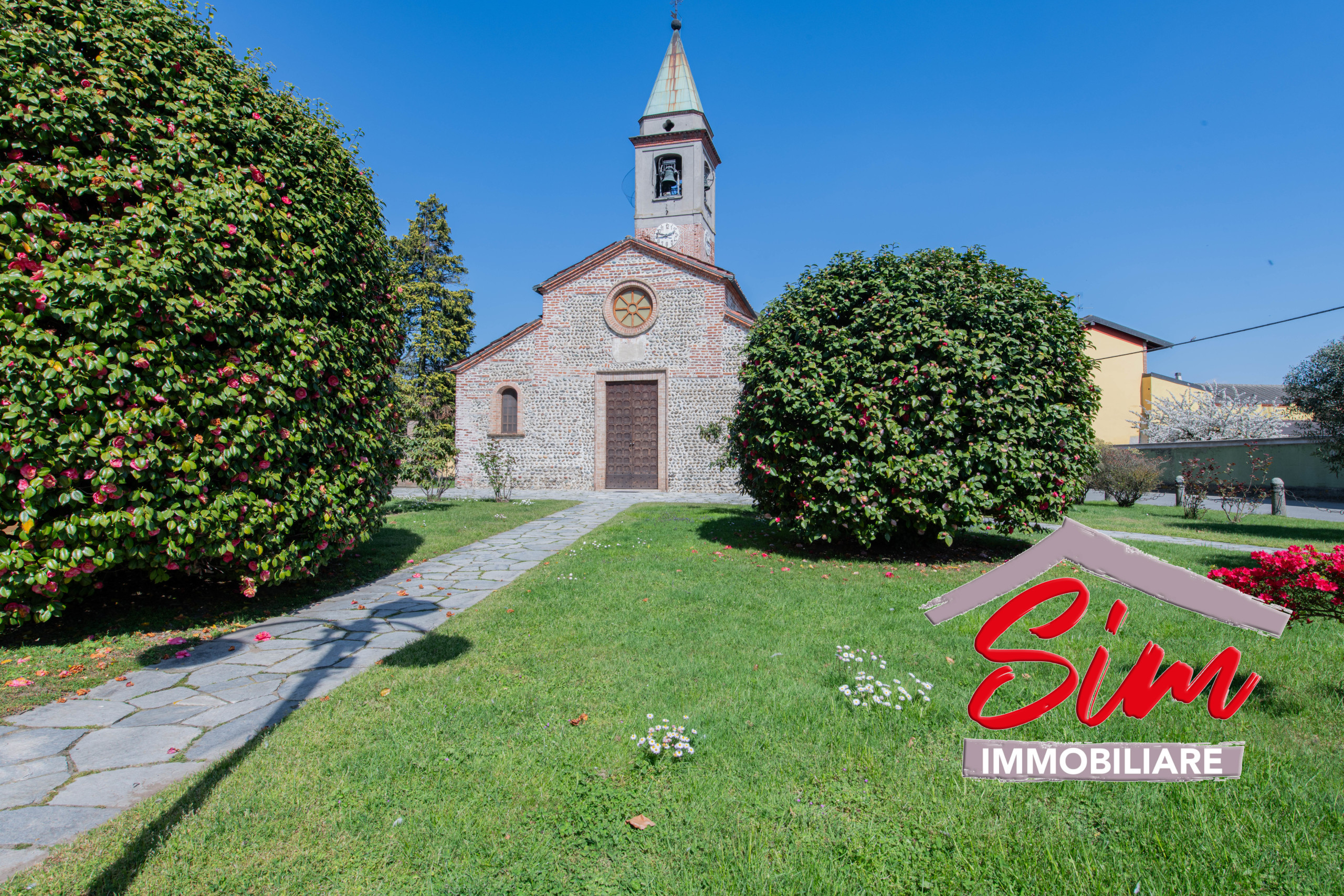 Immagine 21 di Terratetto in vendita  in Piazza Regina Margherita 11 a Mandello Vitta