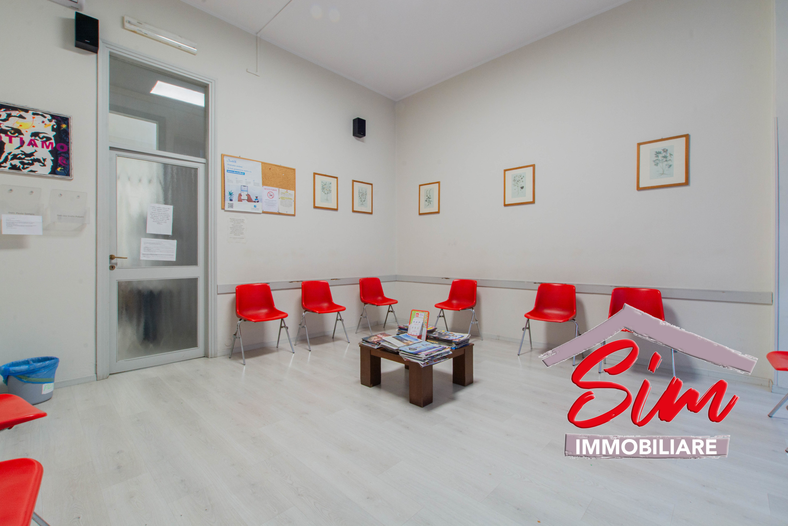 Immagine 3 di Locale commerciale in vendita  in Via Perazzi sn a Novara