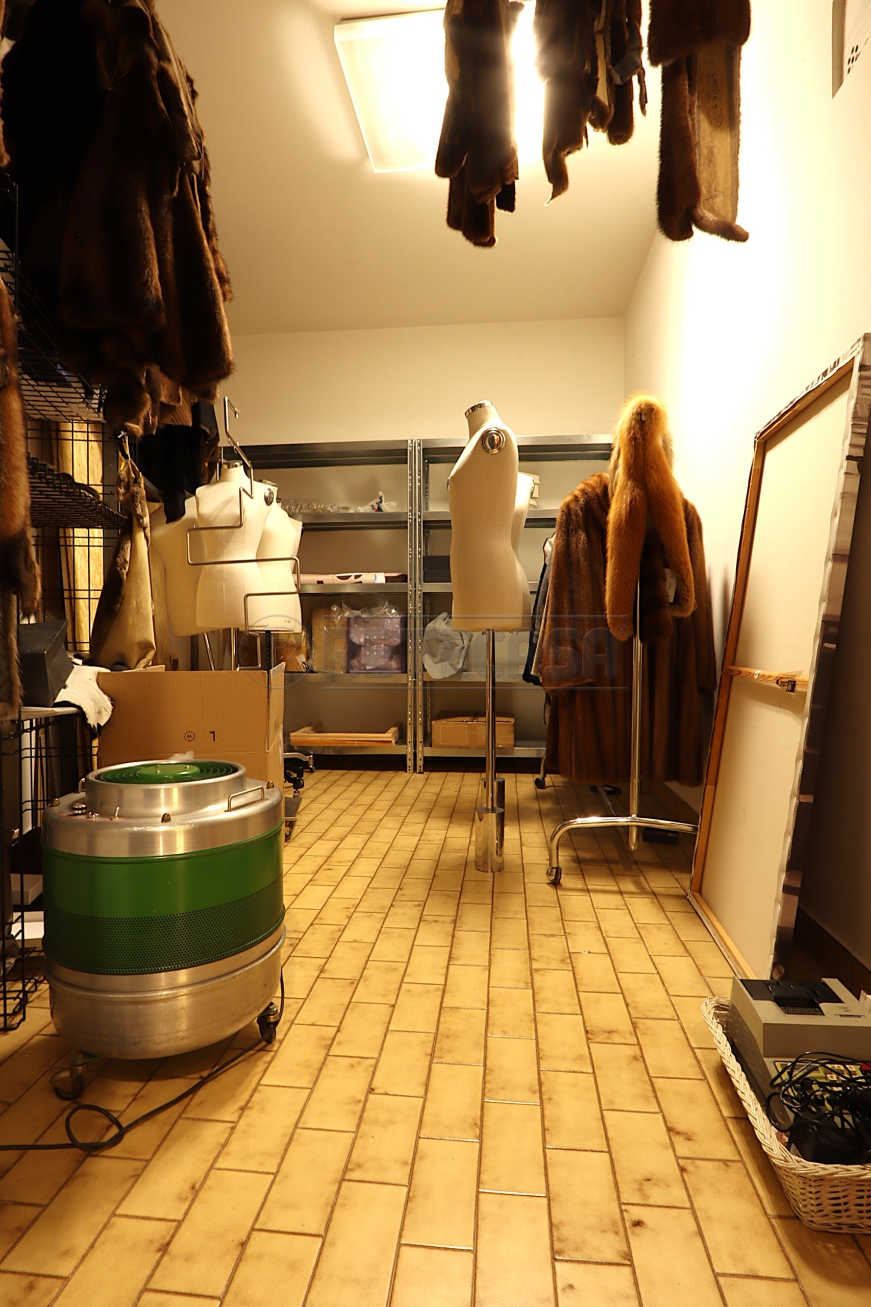 Immagine 10 di Locale commerciale in affitto  a Camisano Vicentino