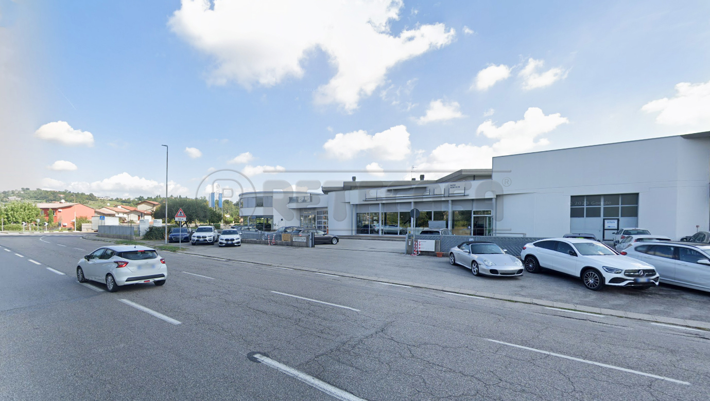 Immagine 8 di Attività artigianale in vendita  in Via del Lavoro 1 a Arzignano