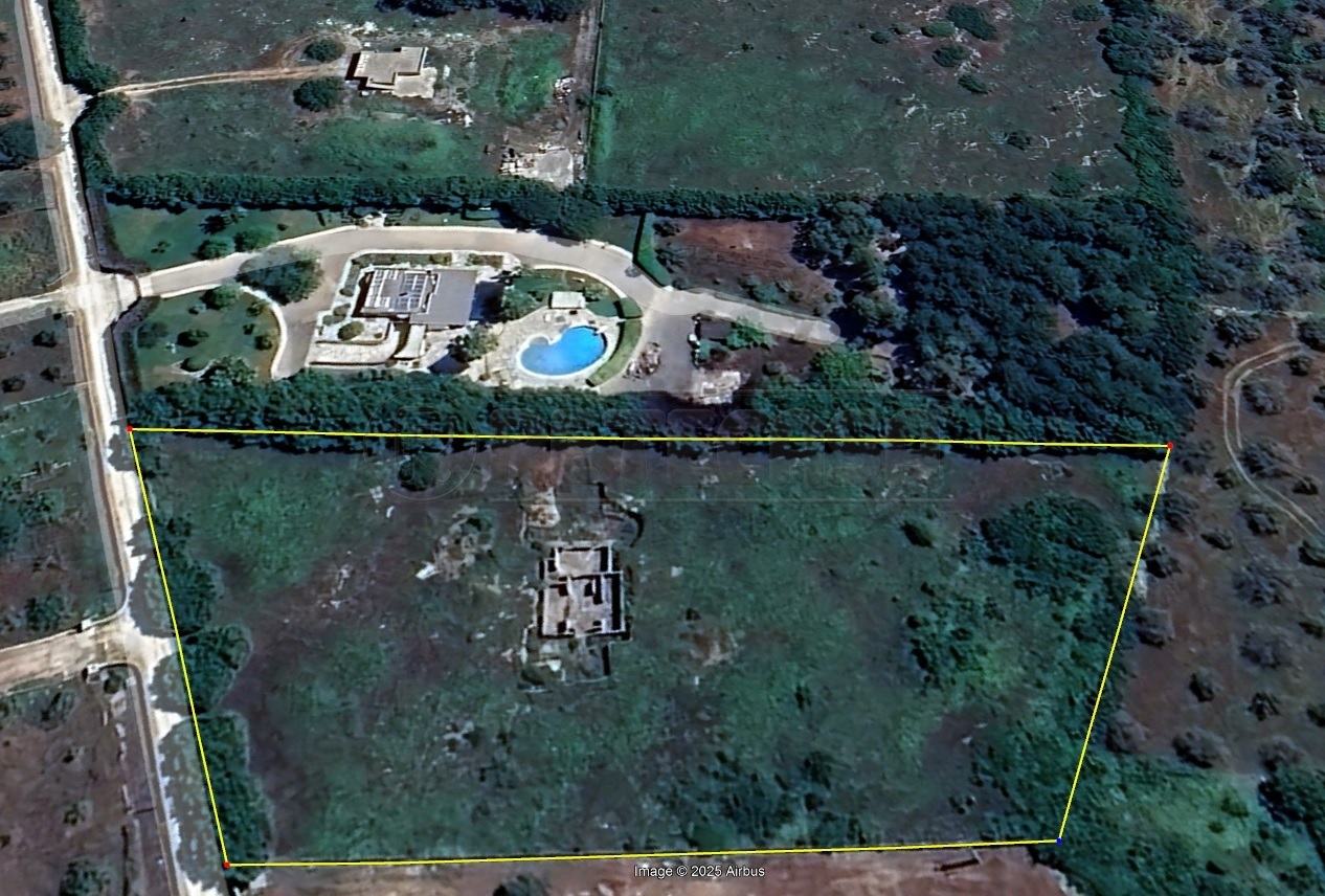 Immagine 8 di Terreno agricolo in vendita  in Contrada Maccallè a Muro Leccese