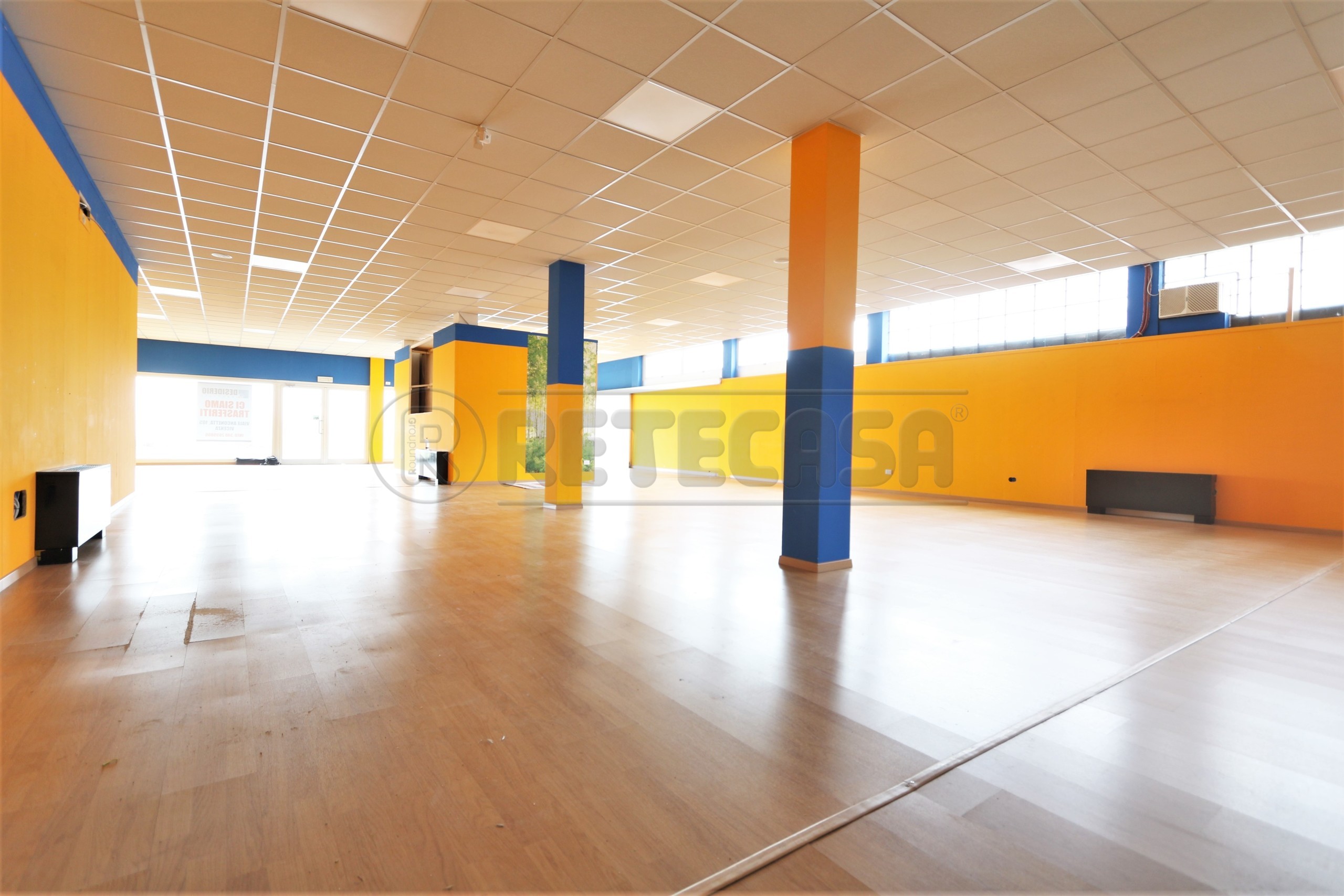 Immagine 10 di Locale commerciale in affitto  in Strada Padana verso Padova 64 a Vicenza