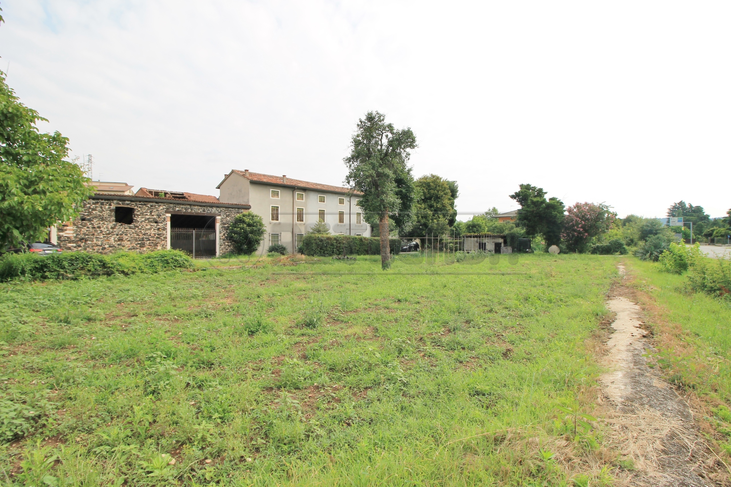 Immagine 2 di Casa semindipendente in vendita  in VIA GIORIO 15 a Arzignano