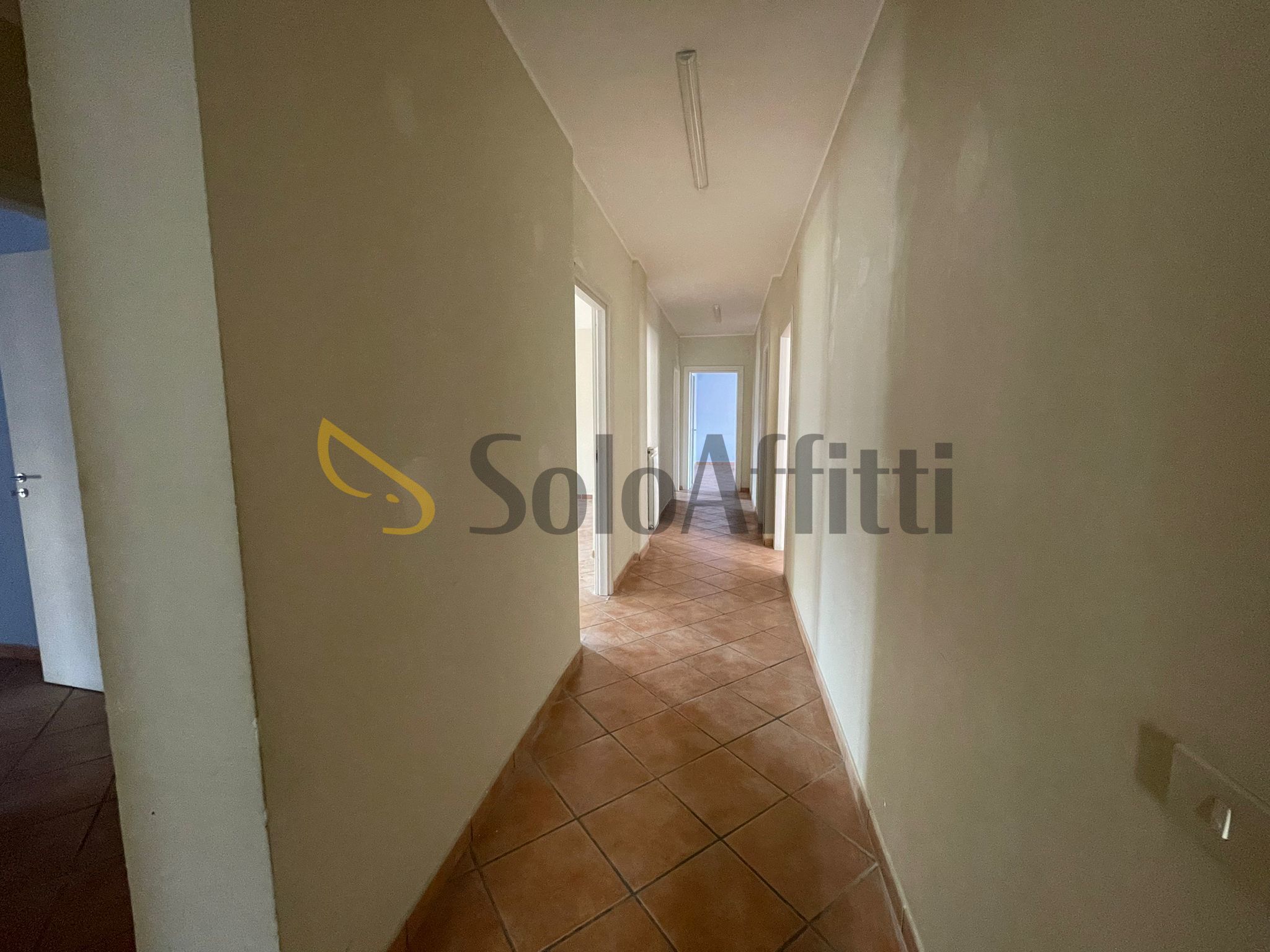 Immagine 12 di Ufficio in affitto  in Via Nazionale Appia 177 a Casapulla