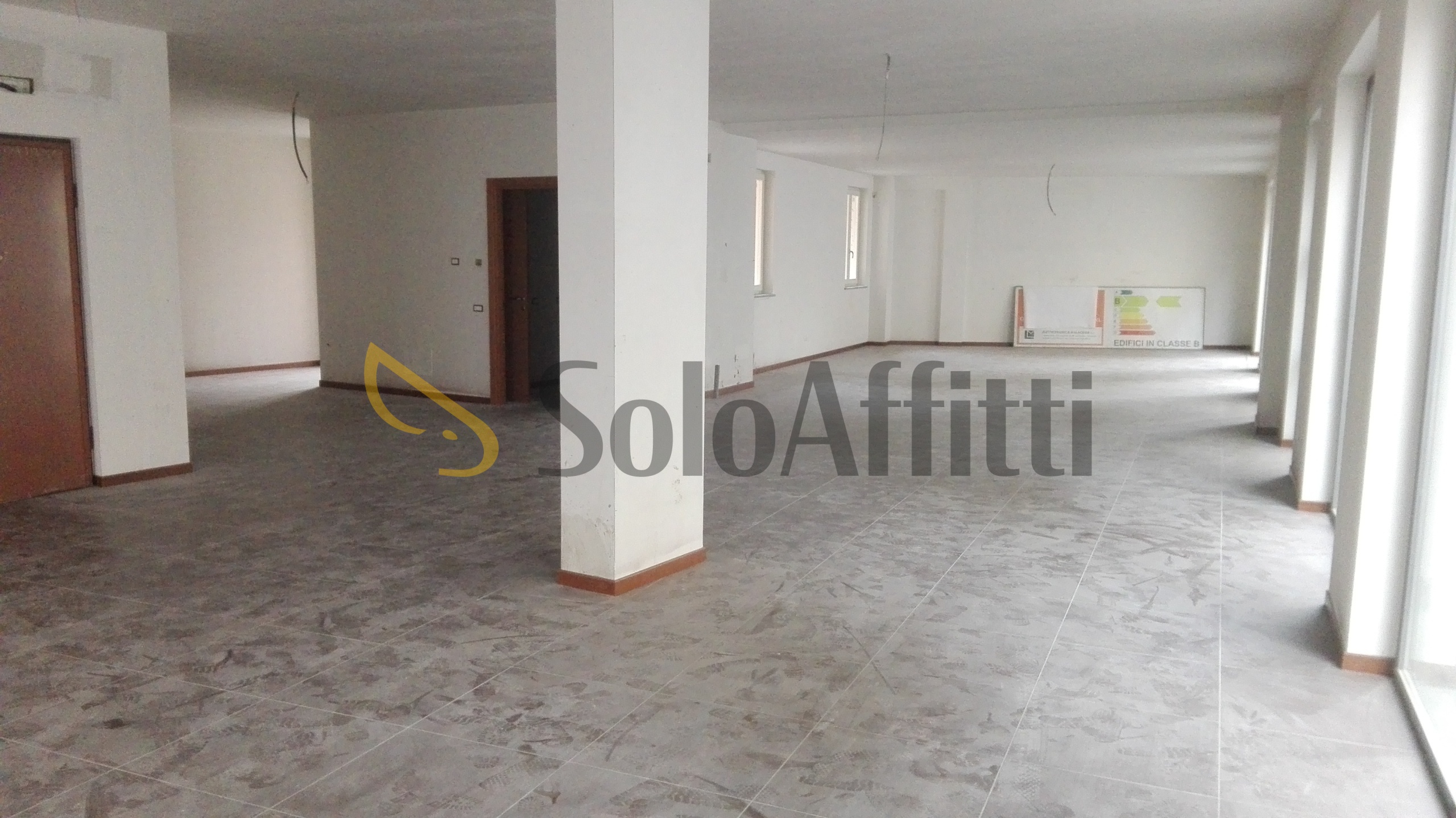 Immagine 4 di Locale commerciale in affitto  in Giuditta Pasta 16 a Saronno