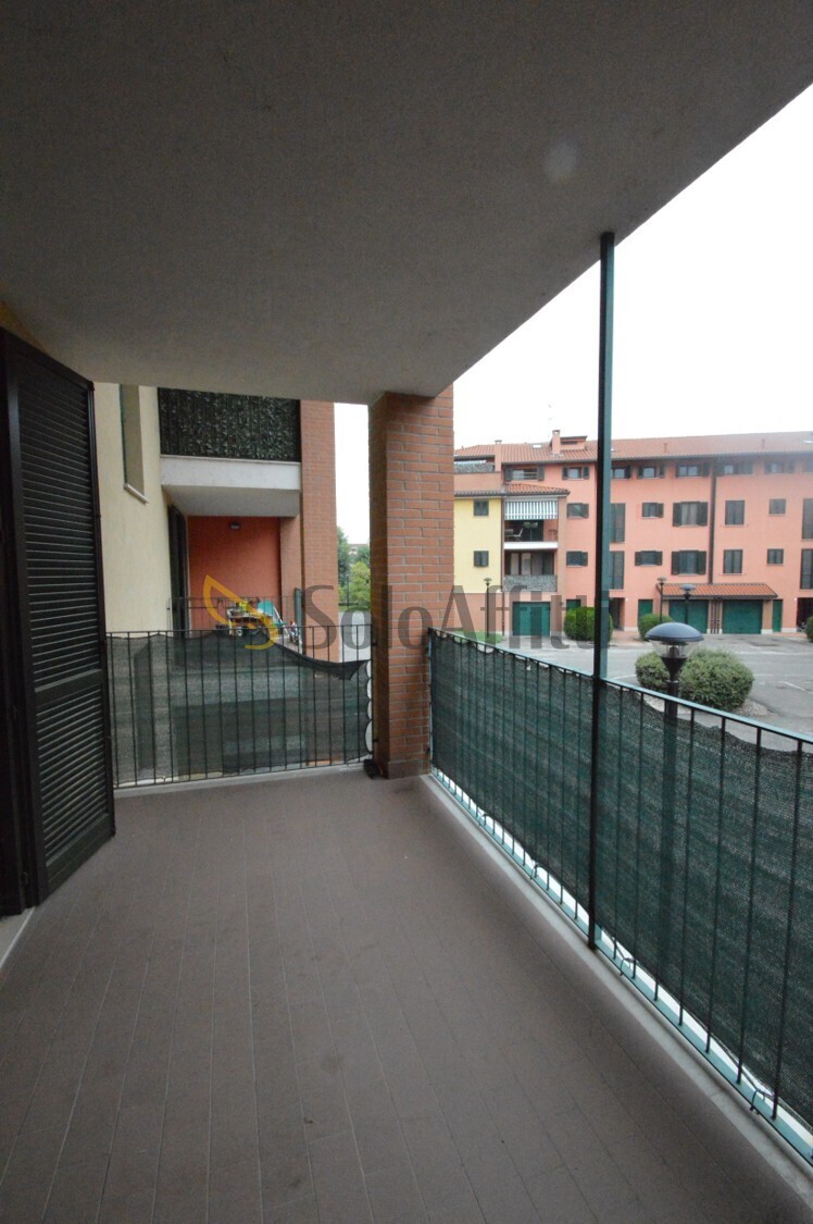 Immagine 8 di Trilocale in affitto  in Via Emioli Segrè 4 a Certosa Di Pavia