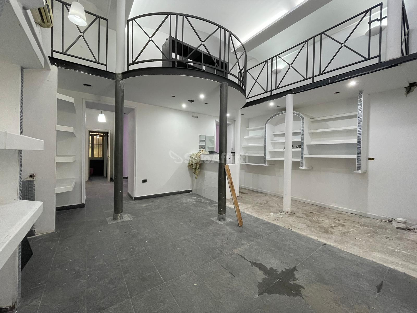 Immagine 4 di Locale commerciale in affitto  in Via Fulvio Renella a Caserta