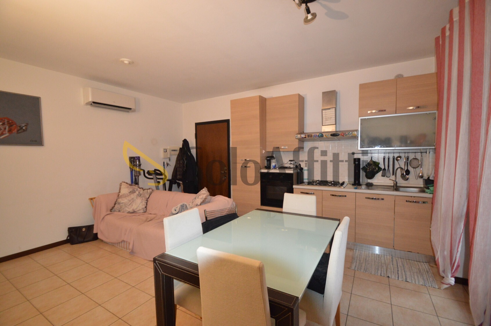 Immagine 2 di Trilocale in affitto  in Via Emioli Segrè 4 a Certosa Di Pavia