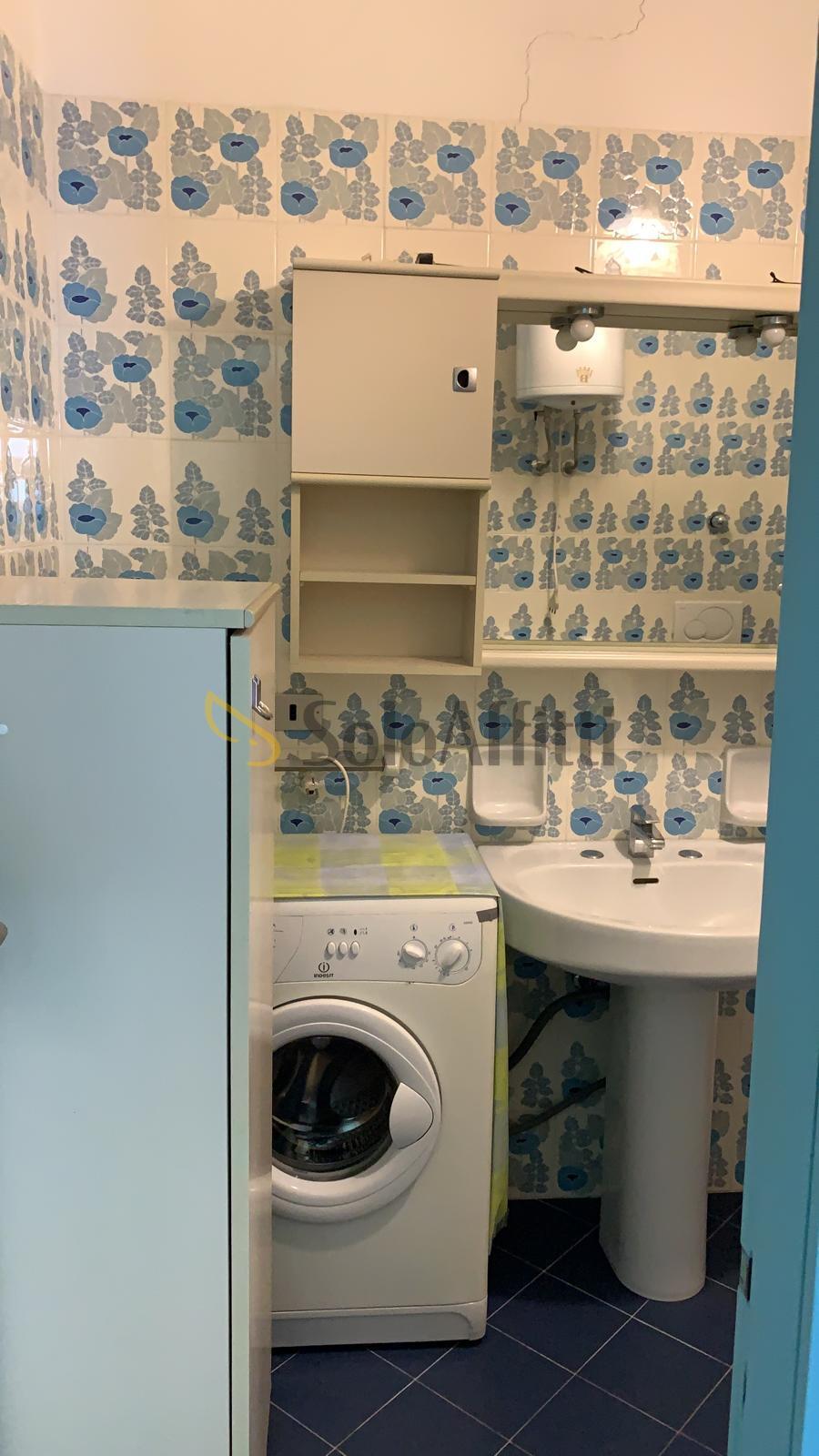 Immagine 17 di Bilocale in affitto  a Giardini-Naxos