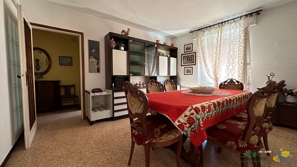 Immagine 11 di Porzione di casa in vendita  in Via Riva D'Armi a Brugnato