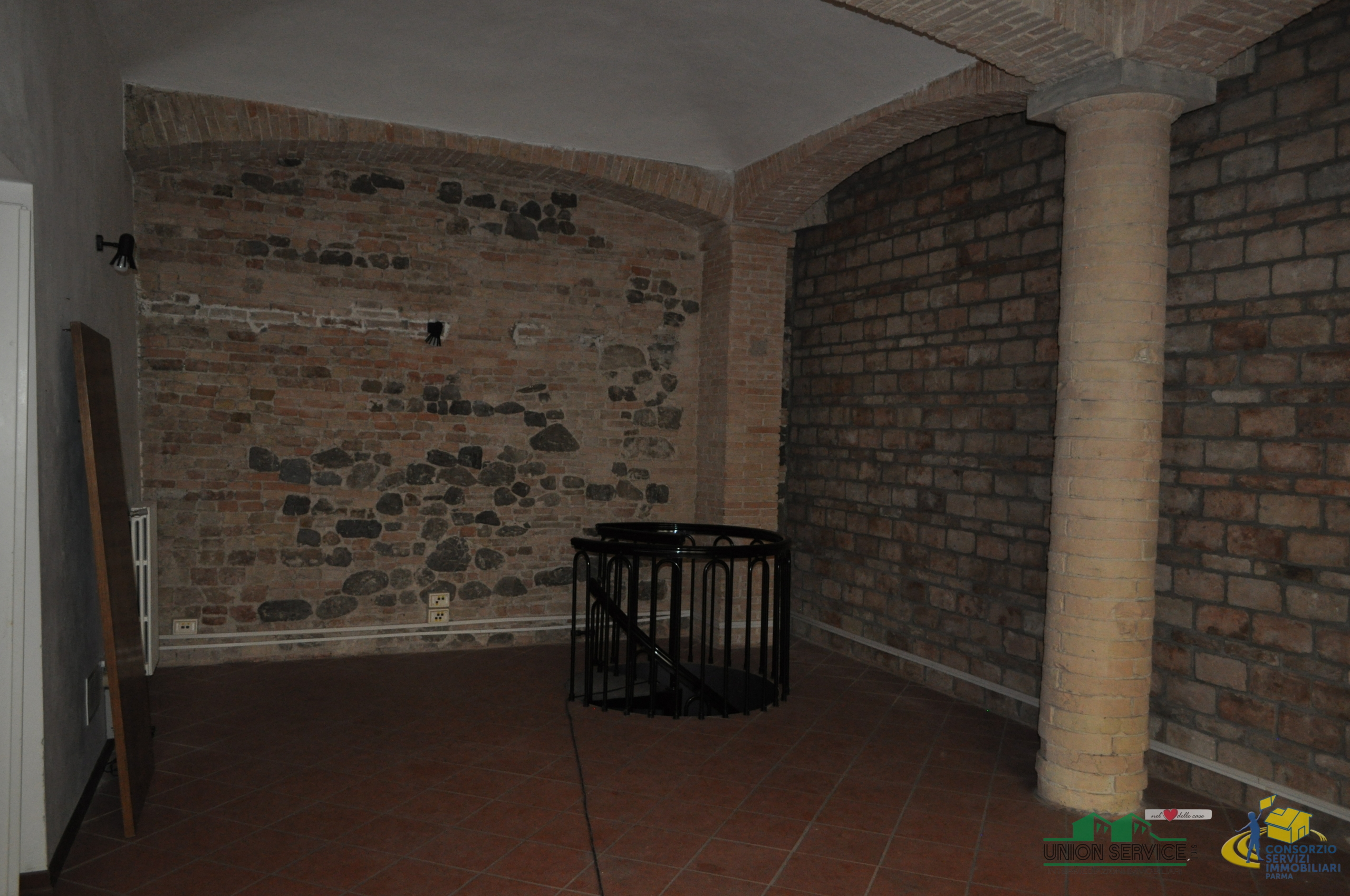 Immagine 3 di Ufficio in vendita  in Vicolo San Tiburzio a Parma