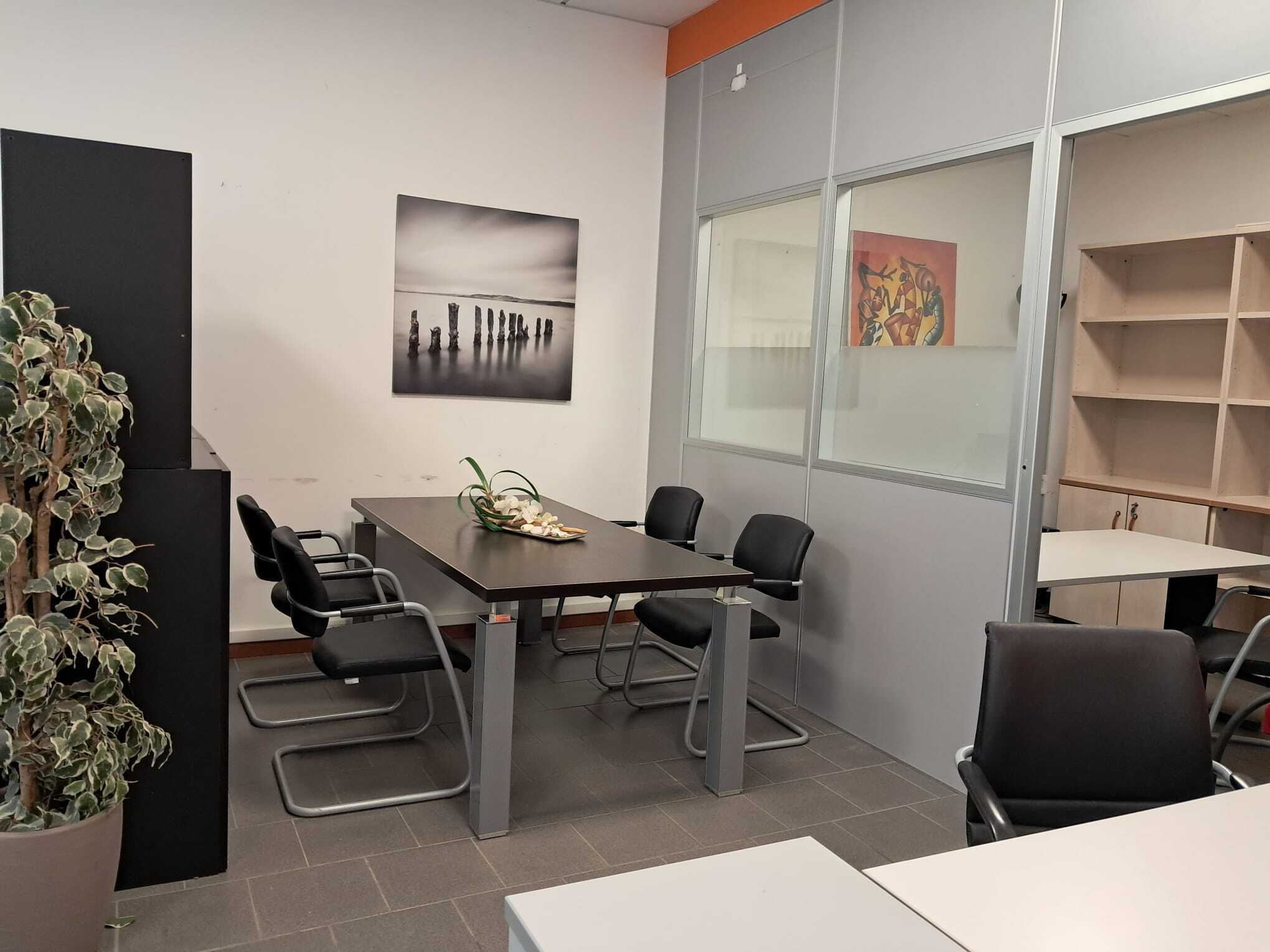 Immagine 1 di Locale commerciale in affitto  in Strada Giardinetto 6 a Collecchio