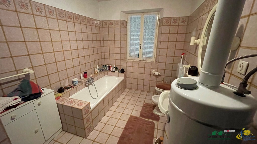 Immagine 22 di Rustico / casale in vendita  in pessola casa gasparone 81 a Varsi