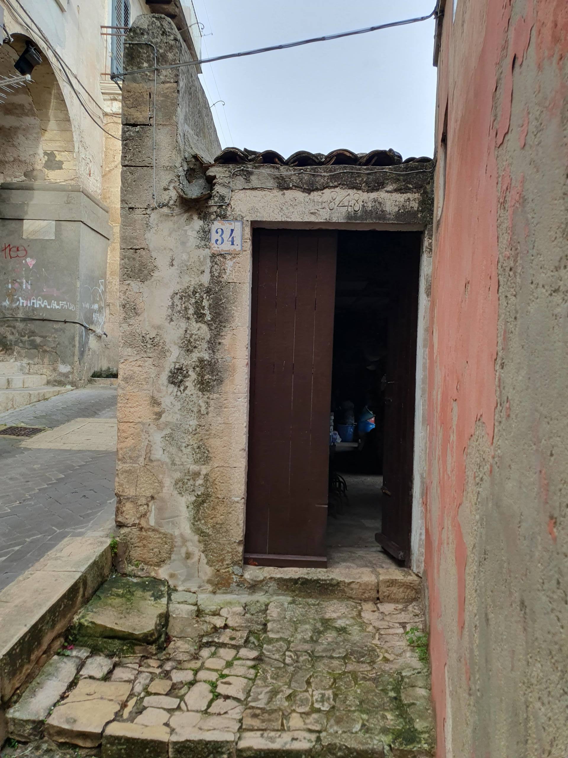 Immagine 4 di Casa indipendente in vendita  a Modica