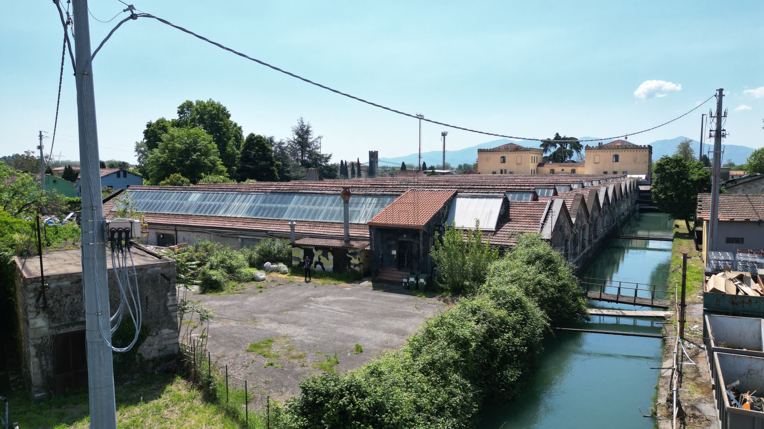 Immagine 5 di Attività artigianale in vendita  in Via della Chiesa di Saltocchio 171 a Lucca