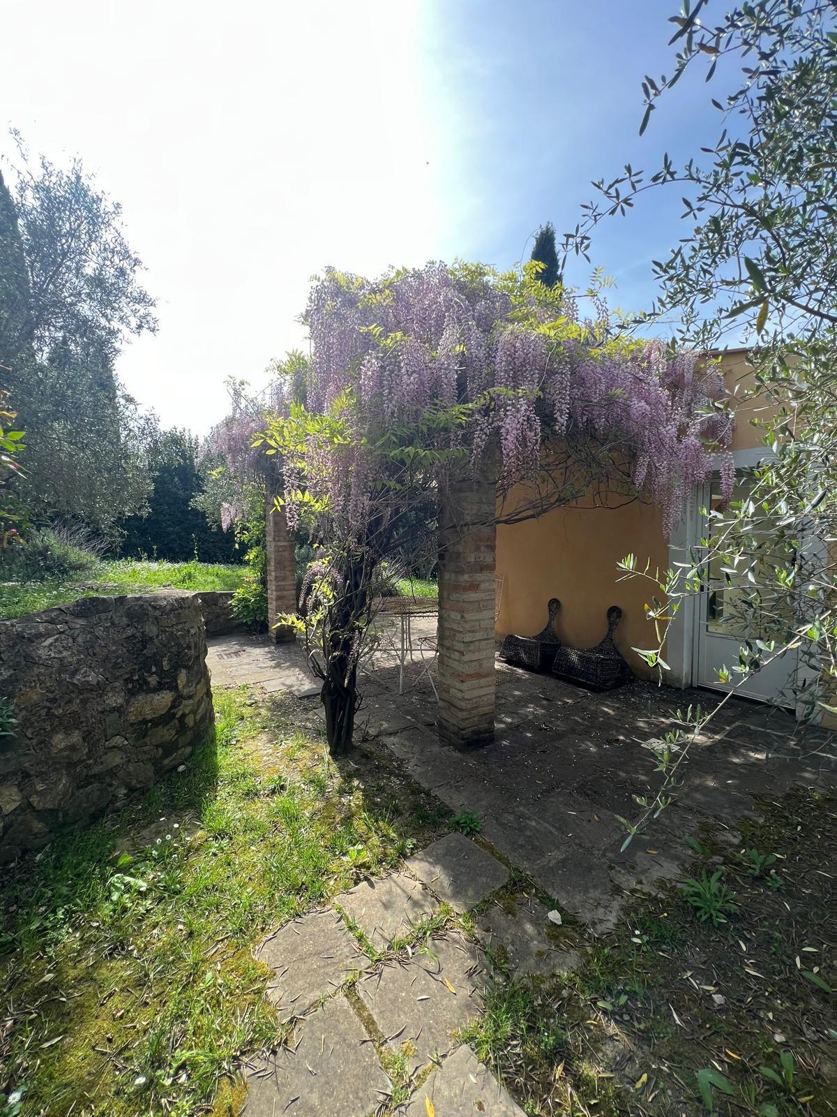 Immagine 79 di Porzione di casa in vendita  in Via di Vingone a Scandicci
