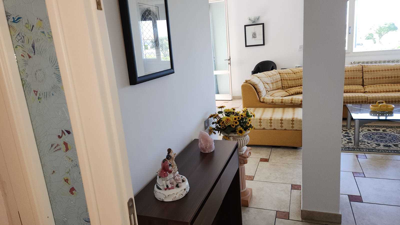 Immagine 28 di Appartamento in vendita  a Viareggio