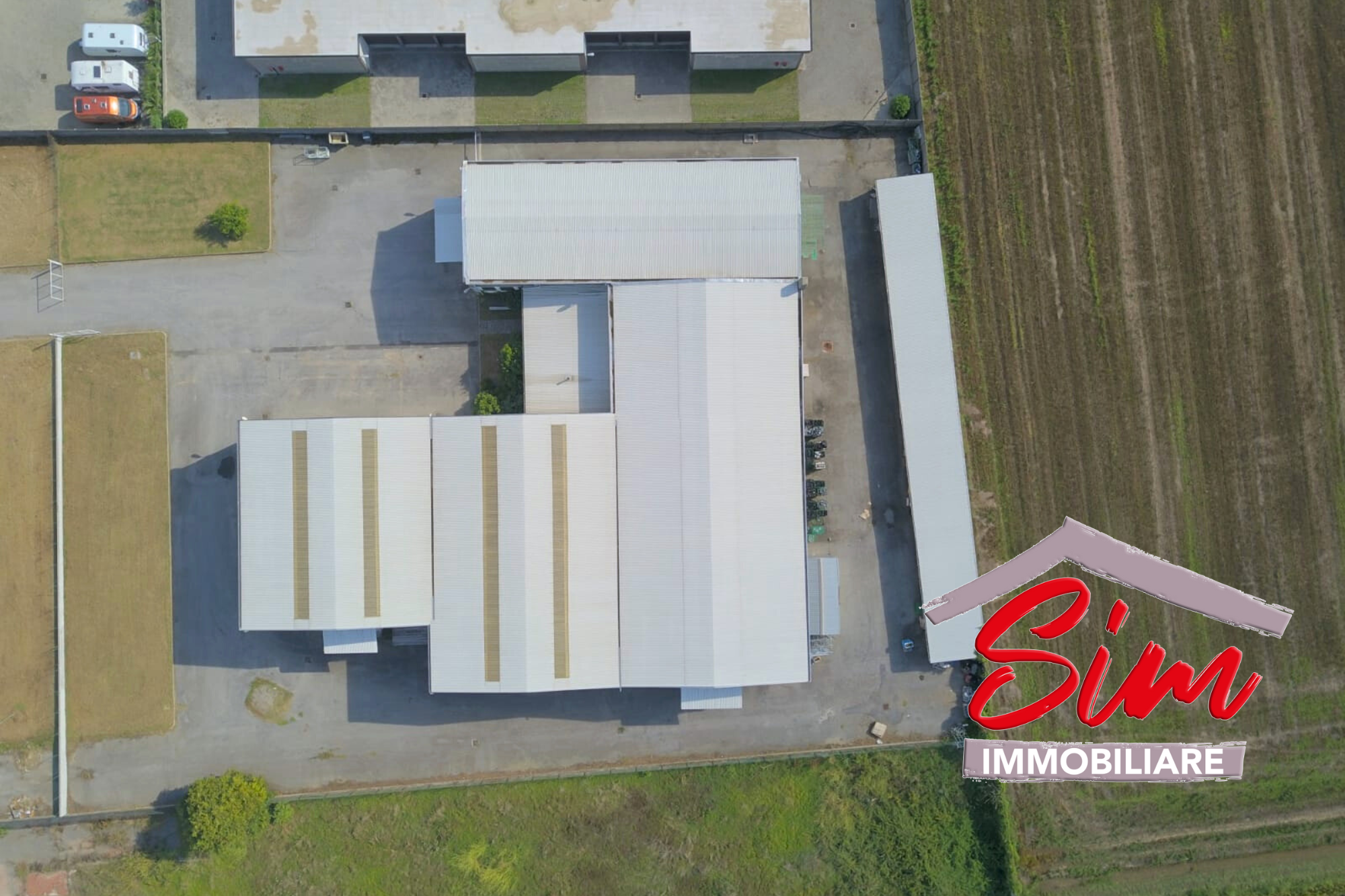 Immagine 29 di Locale commerciale in vendita  in Strada statale 229 del Lago d'Ortatrada provincial sn a Caltignaga