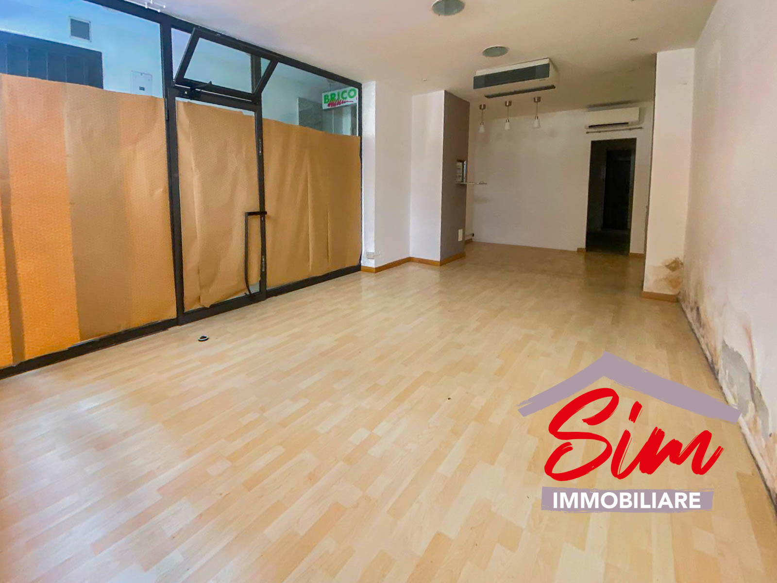 Immagine 13 di Locale commerciale in affitto  in c.so Italia snc a Novara