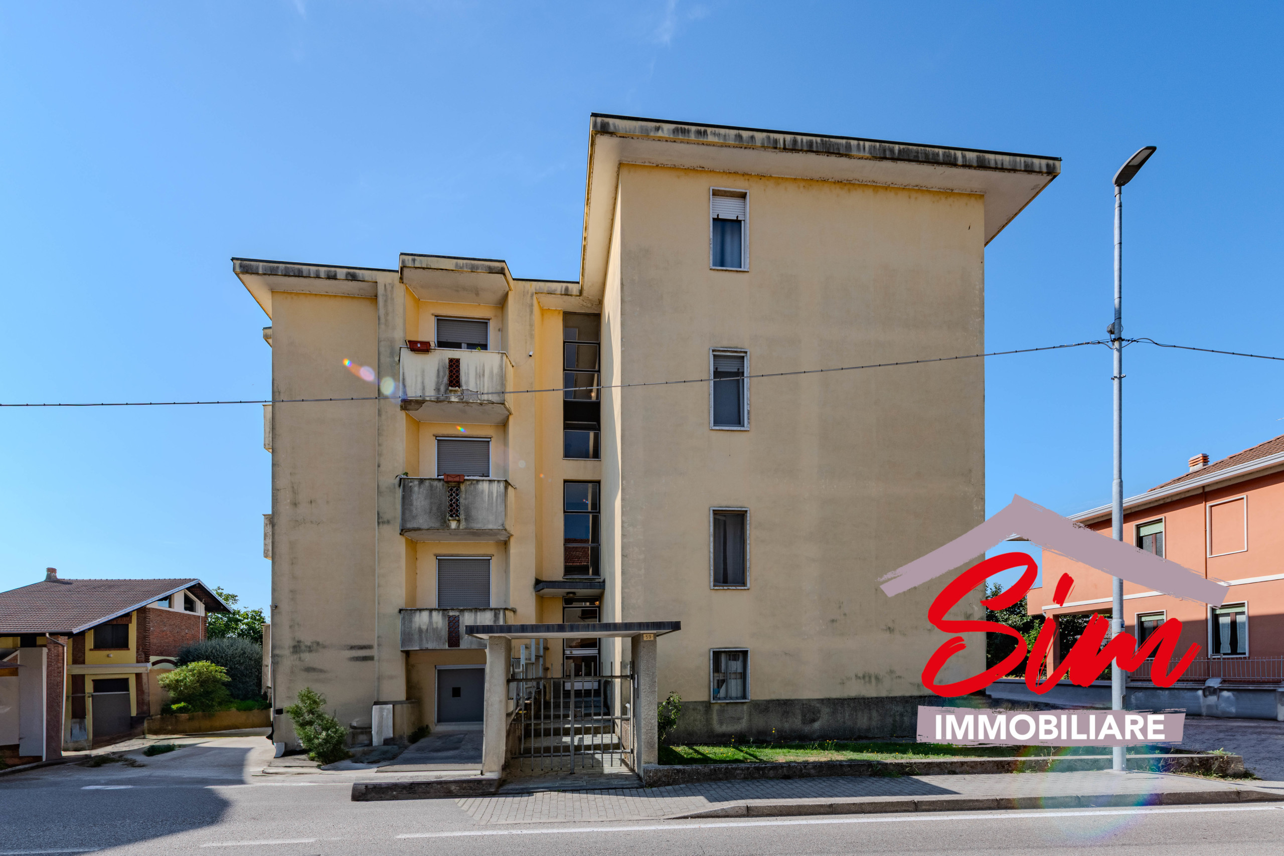 Immagine 25 di Trilocale in vendita  in Via F. Masini 42 a Romentino